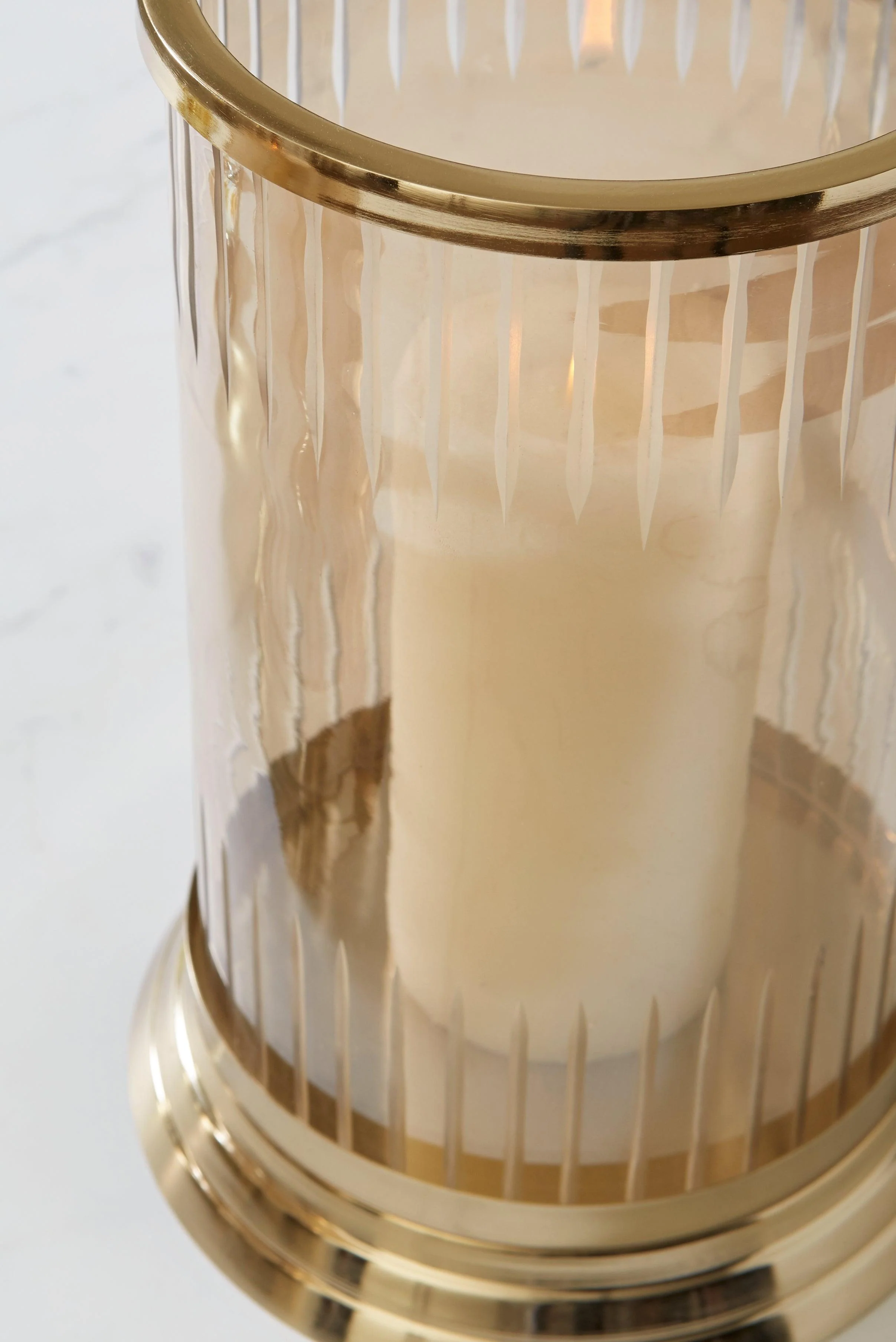 Aavinson Amber/Gold Finish Candle Holder - Image 3