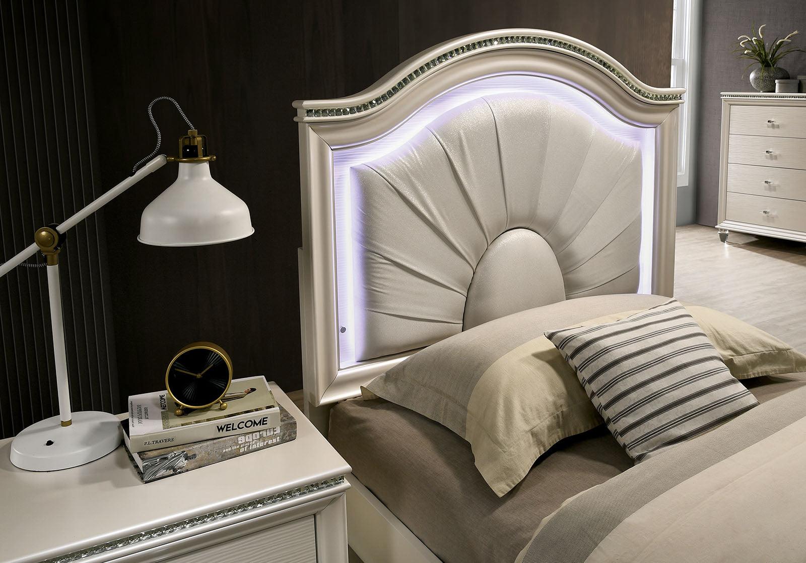 Allie Pearl White Full Bed - Image 4