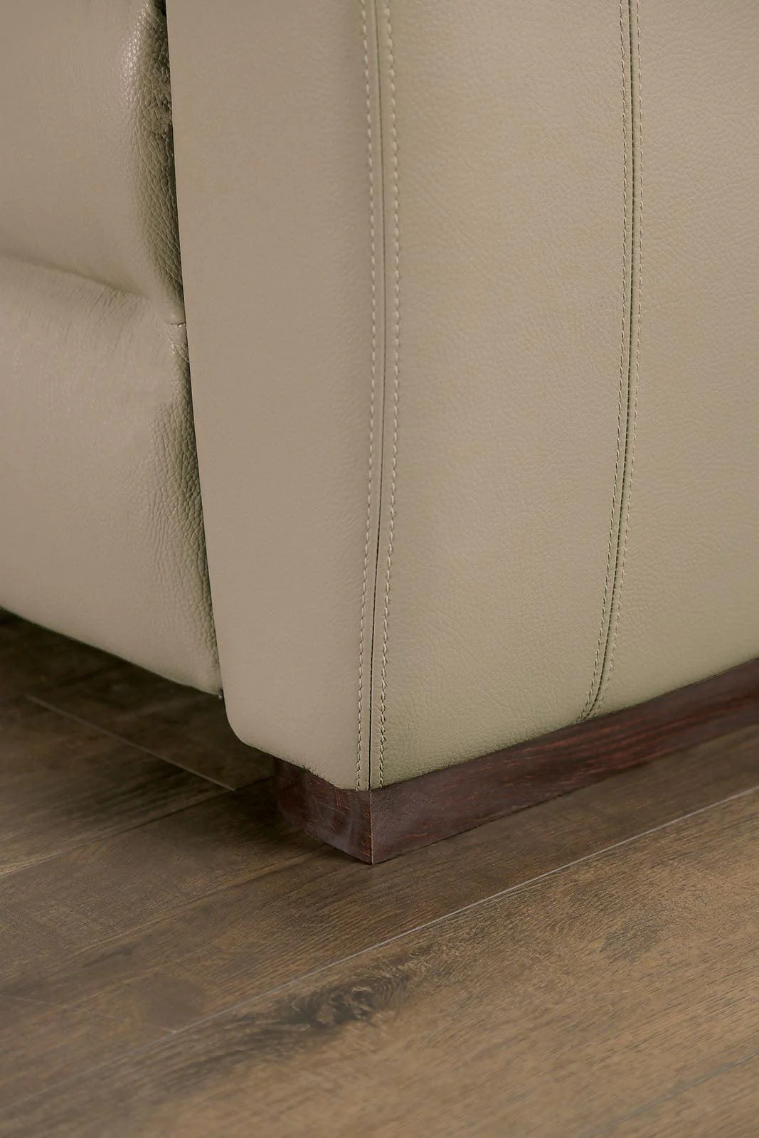 Altamura Taupe Power Sofa - Image 5