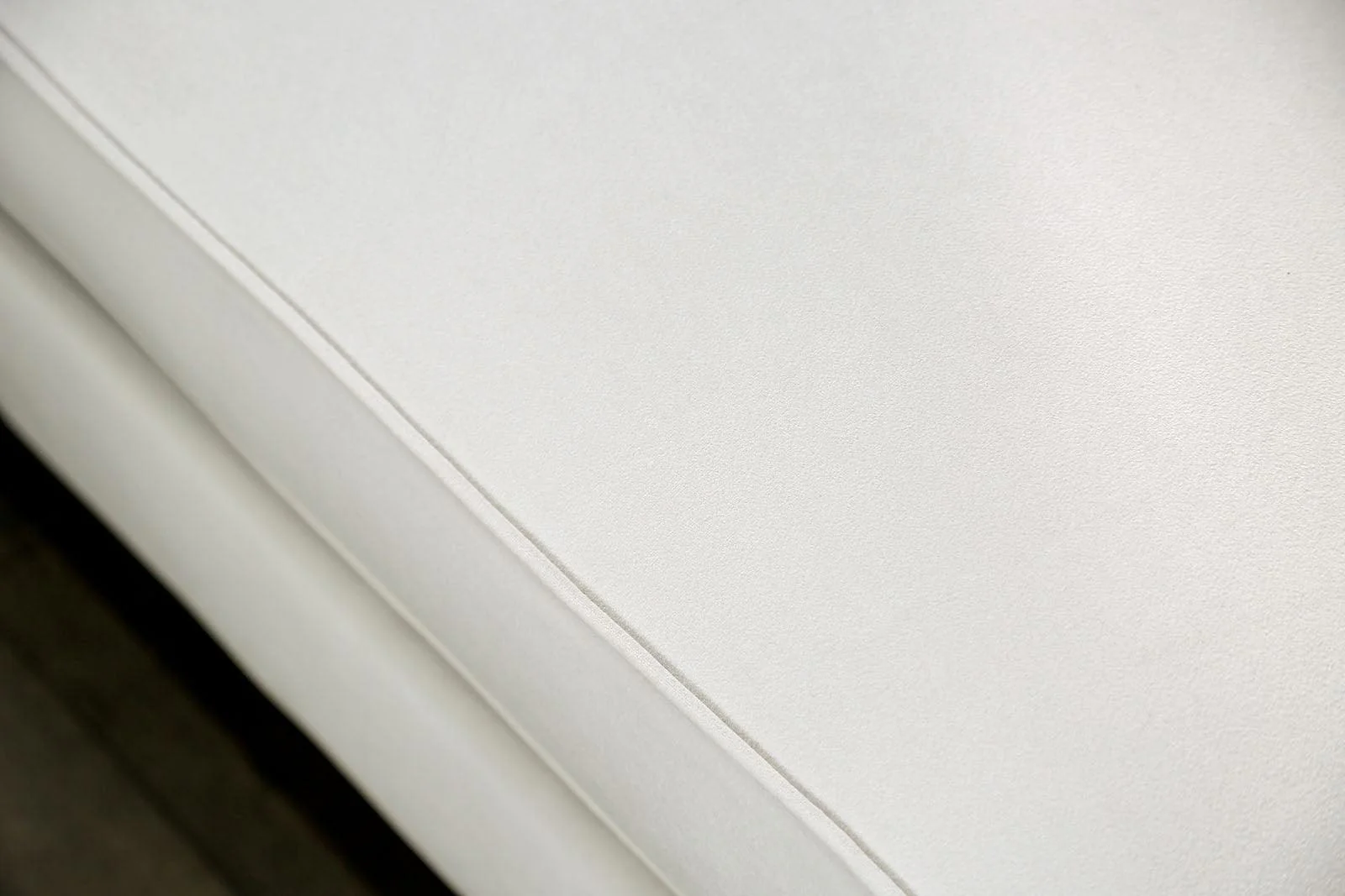 Antoinette White Loveseat - Image 2