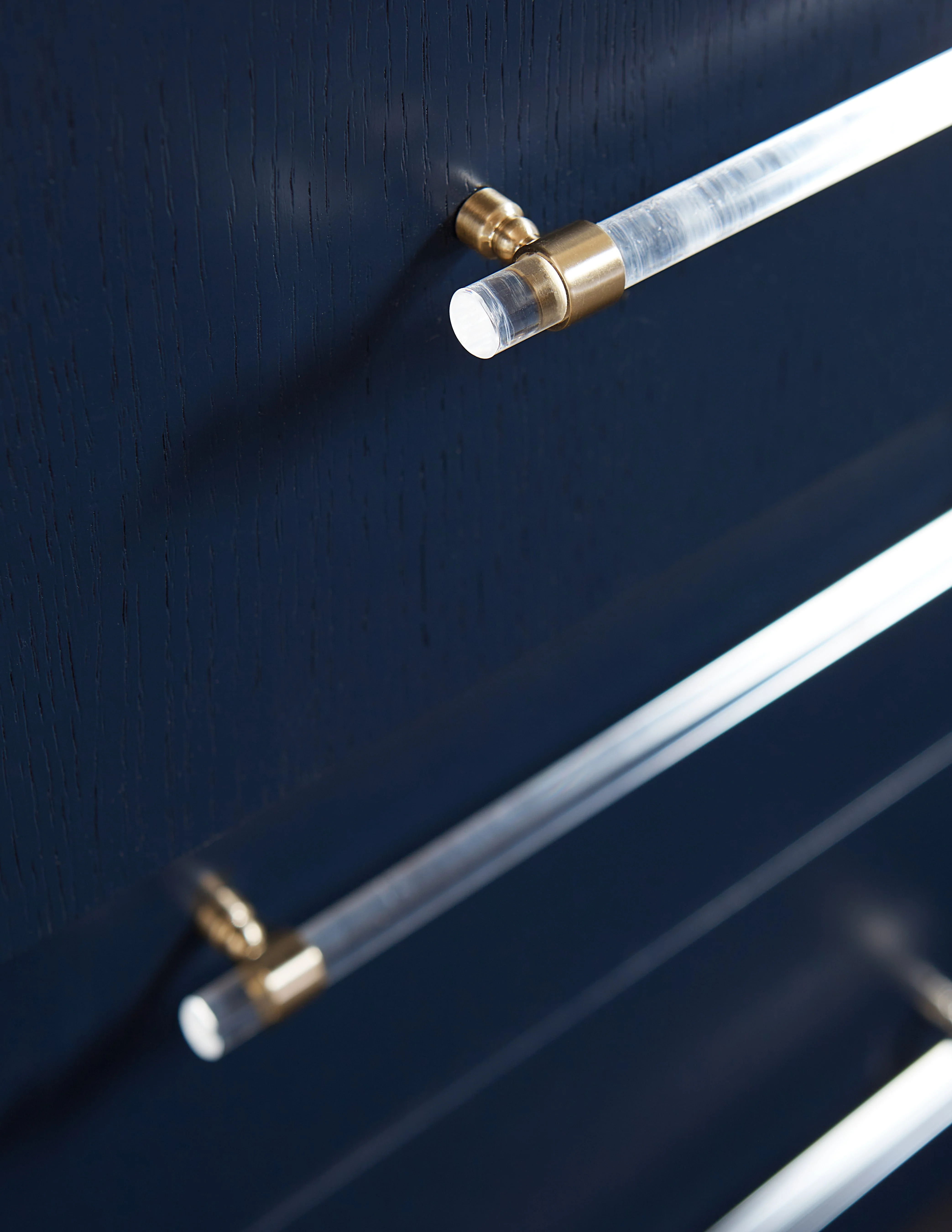 Argento Five Drawer Chest in Navy Blue and Burnished Brass - Image 3