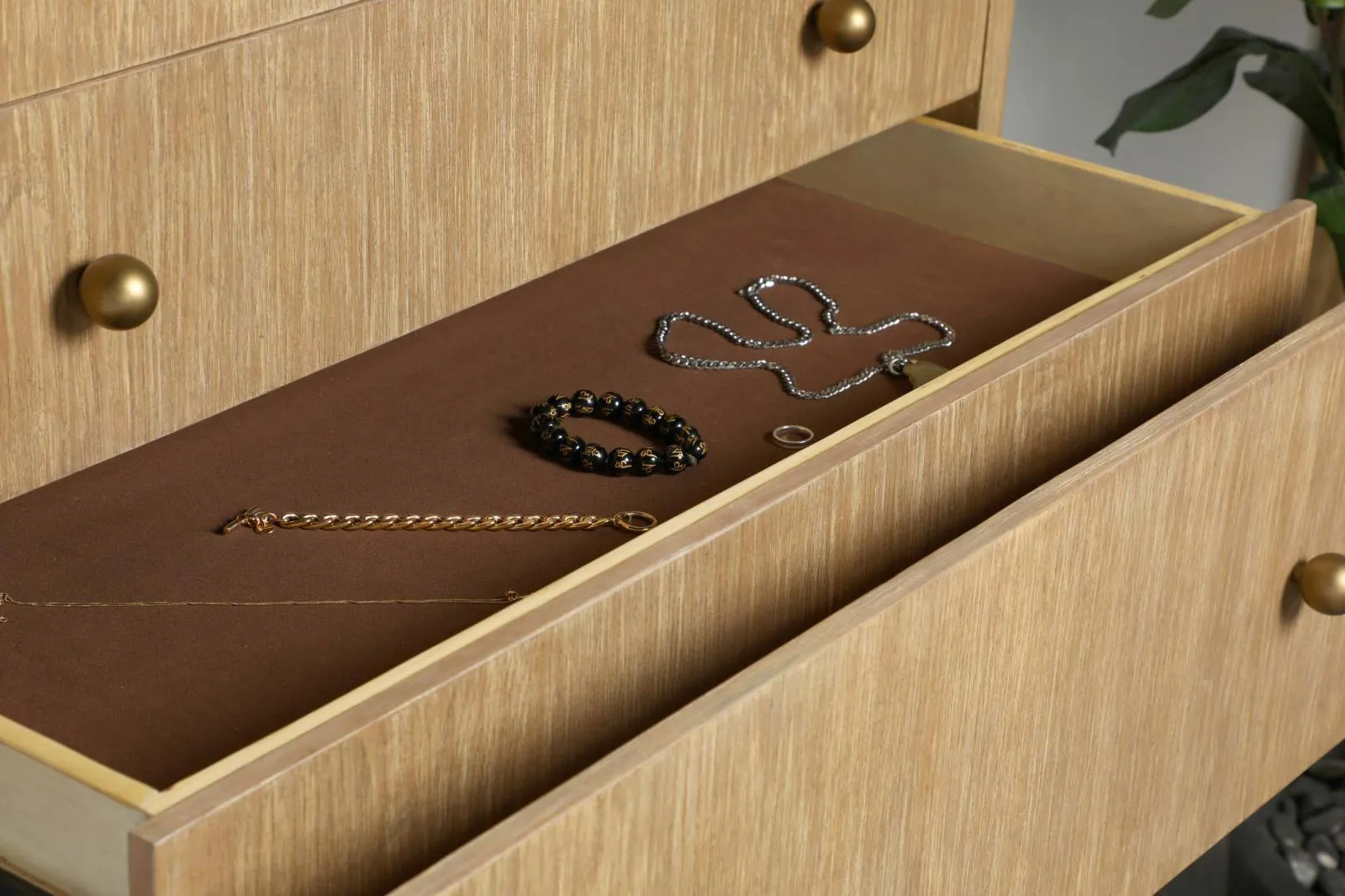Arini Sand Wash 5-Drawer Chest - Image 8