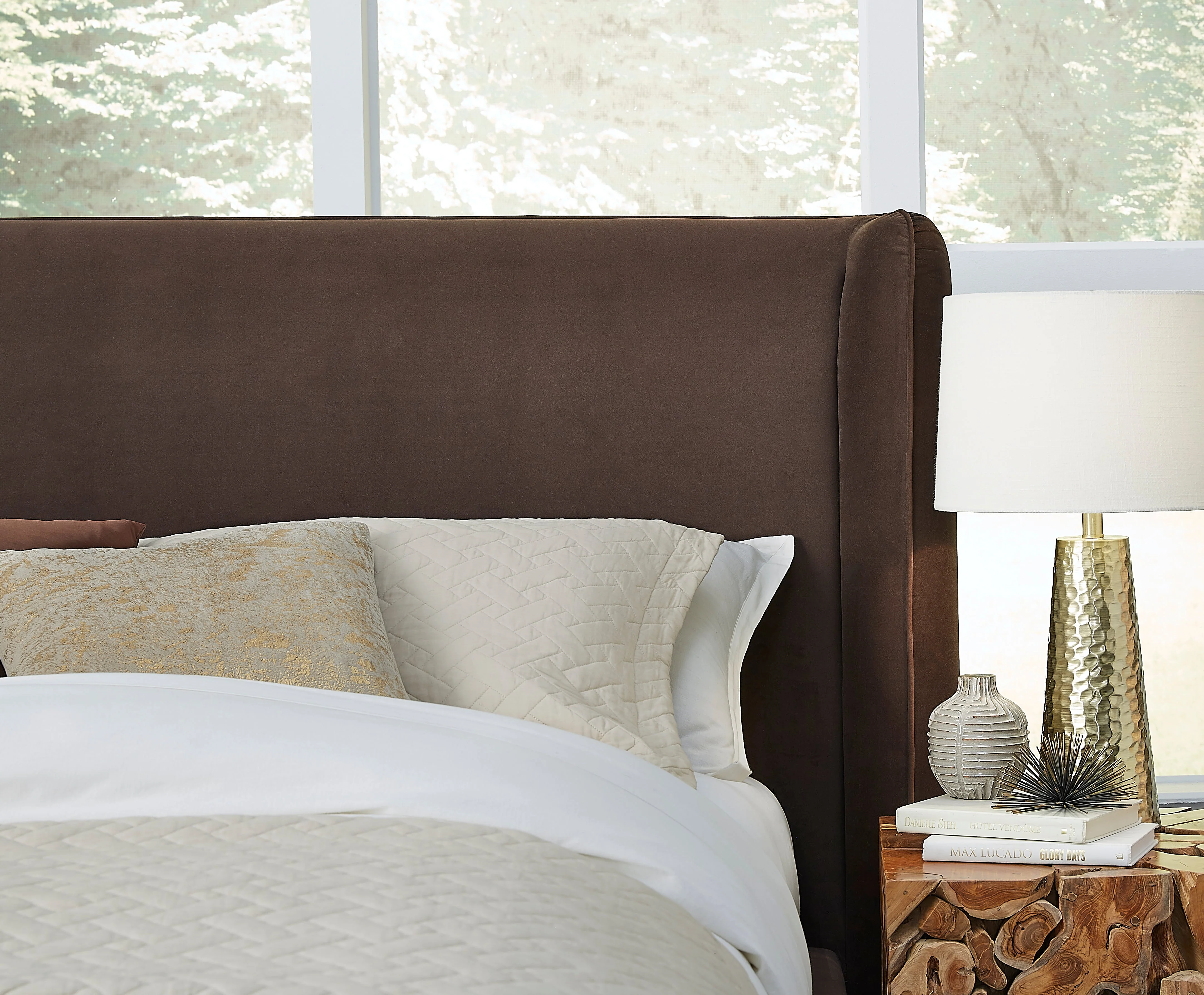 Bacall Velvet Eastern King Upholstered Wingback Platform Bed in Cola - Image 4