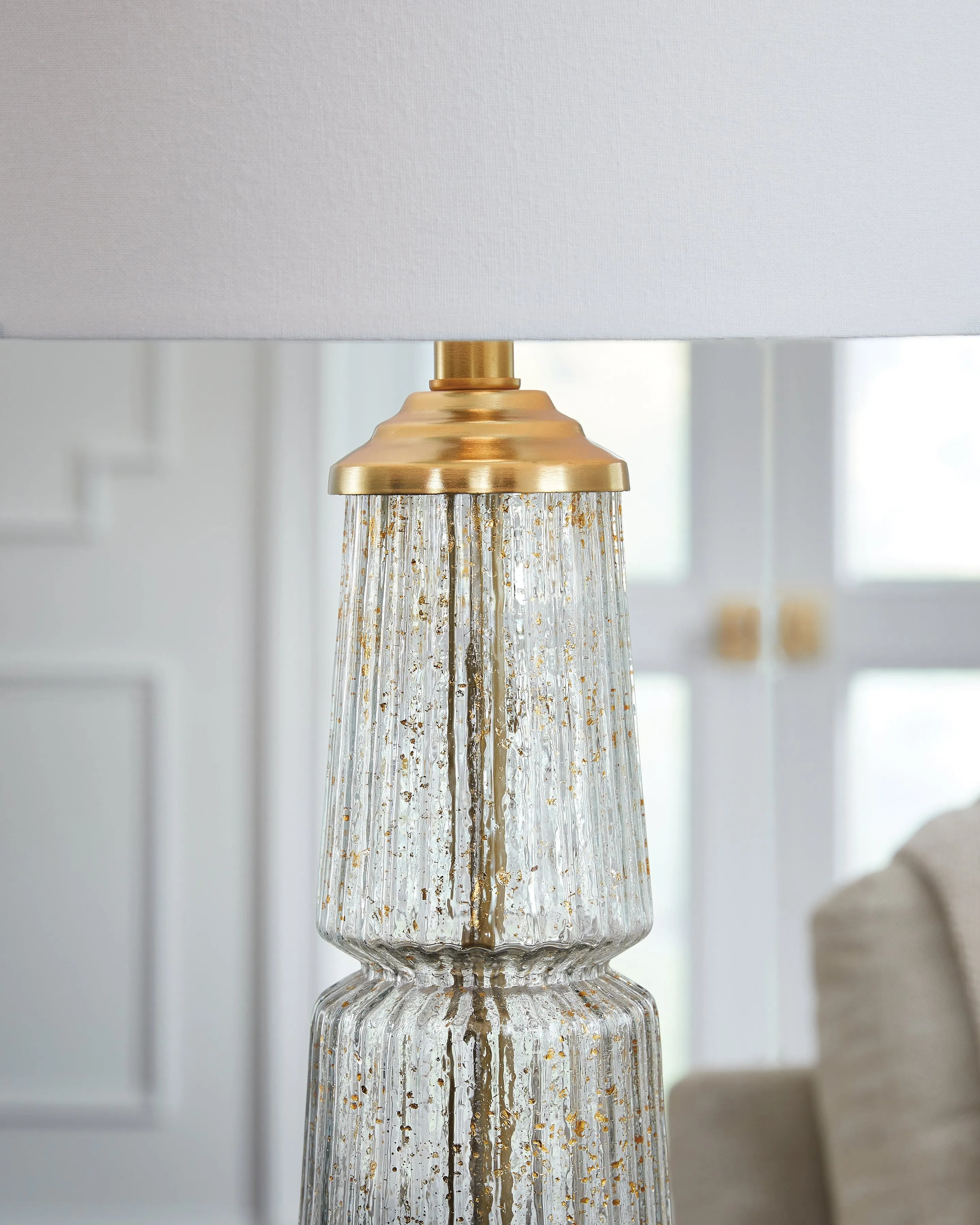 Bakersboro Clear/Gold Finish Table Lamp - Image 3