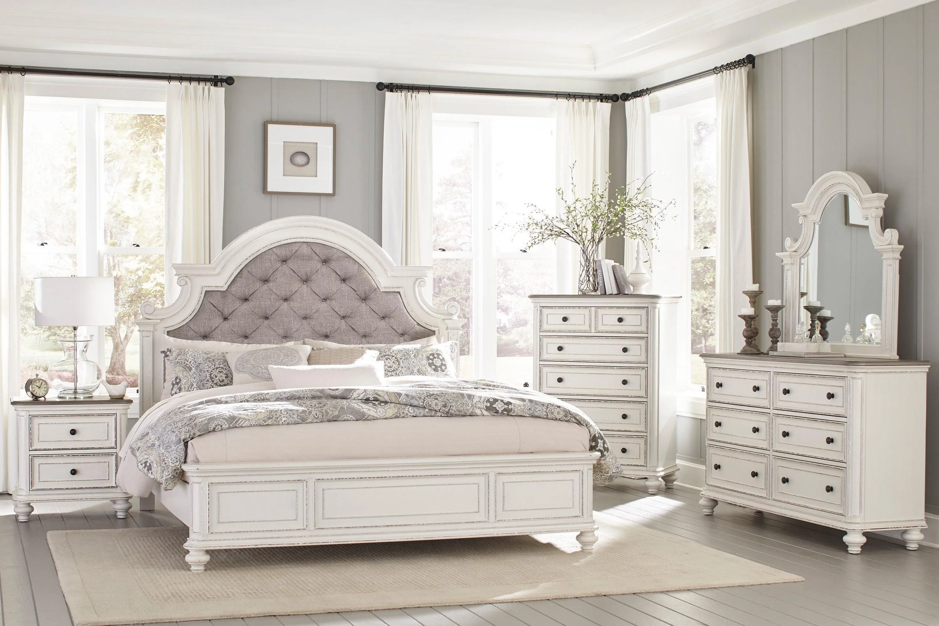 Baylesford Antique White Dresser - Image 2
