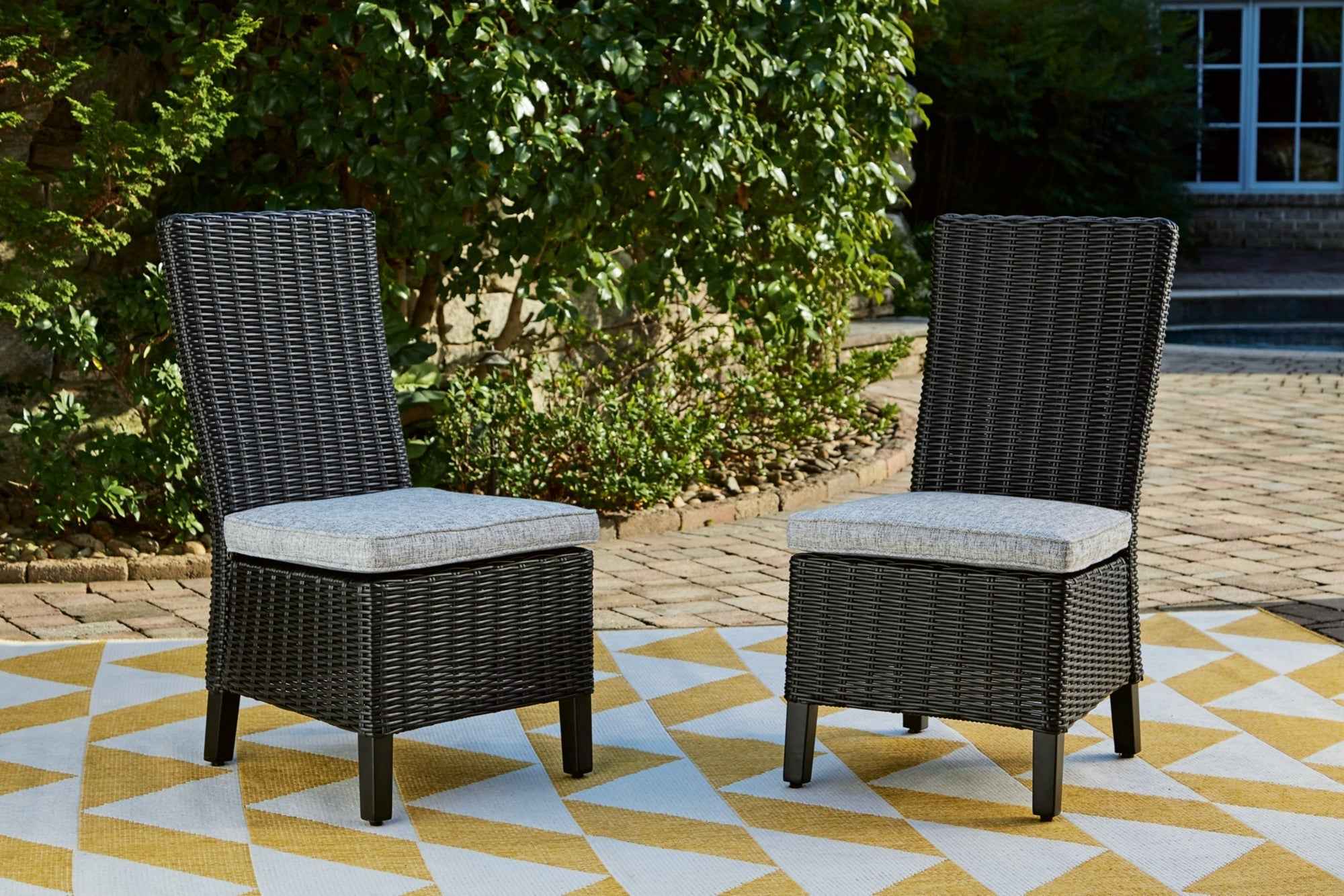 Beachcroft Black/Light Gray Outdoor Dining Table and 6 Chairs - Image 26