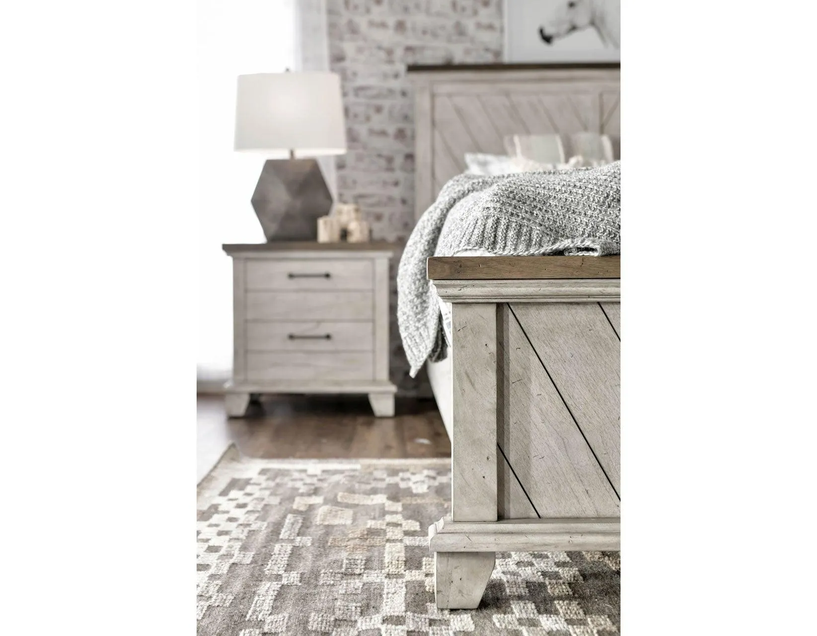 Bear Creek 4-Piece King Bedroom Set - Image 8