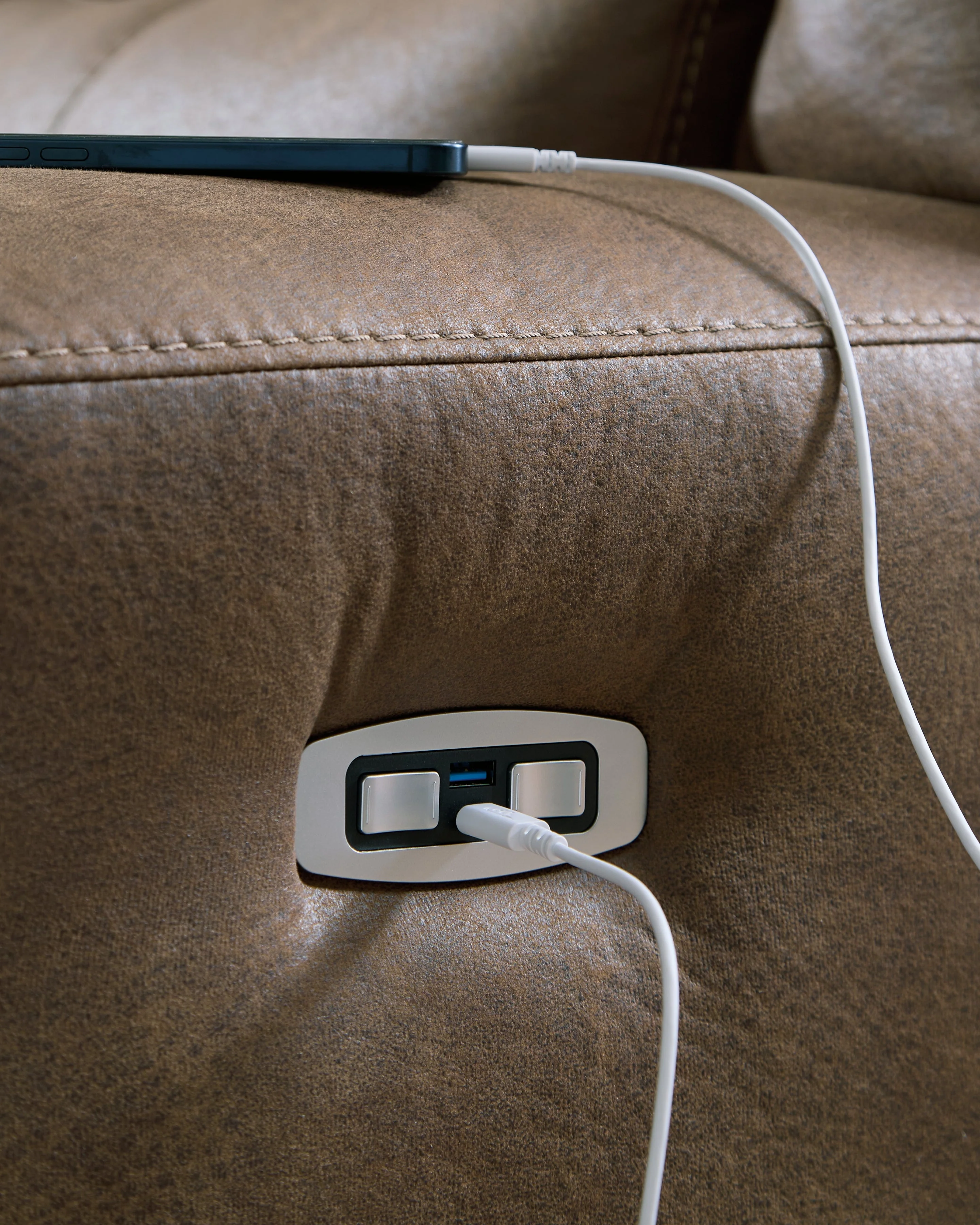 Beckley Place Earth Power Reclining Loveseat with Console - Image 10