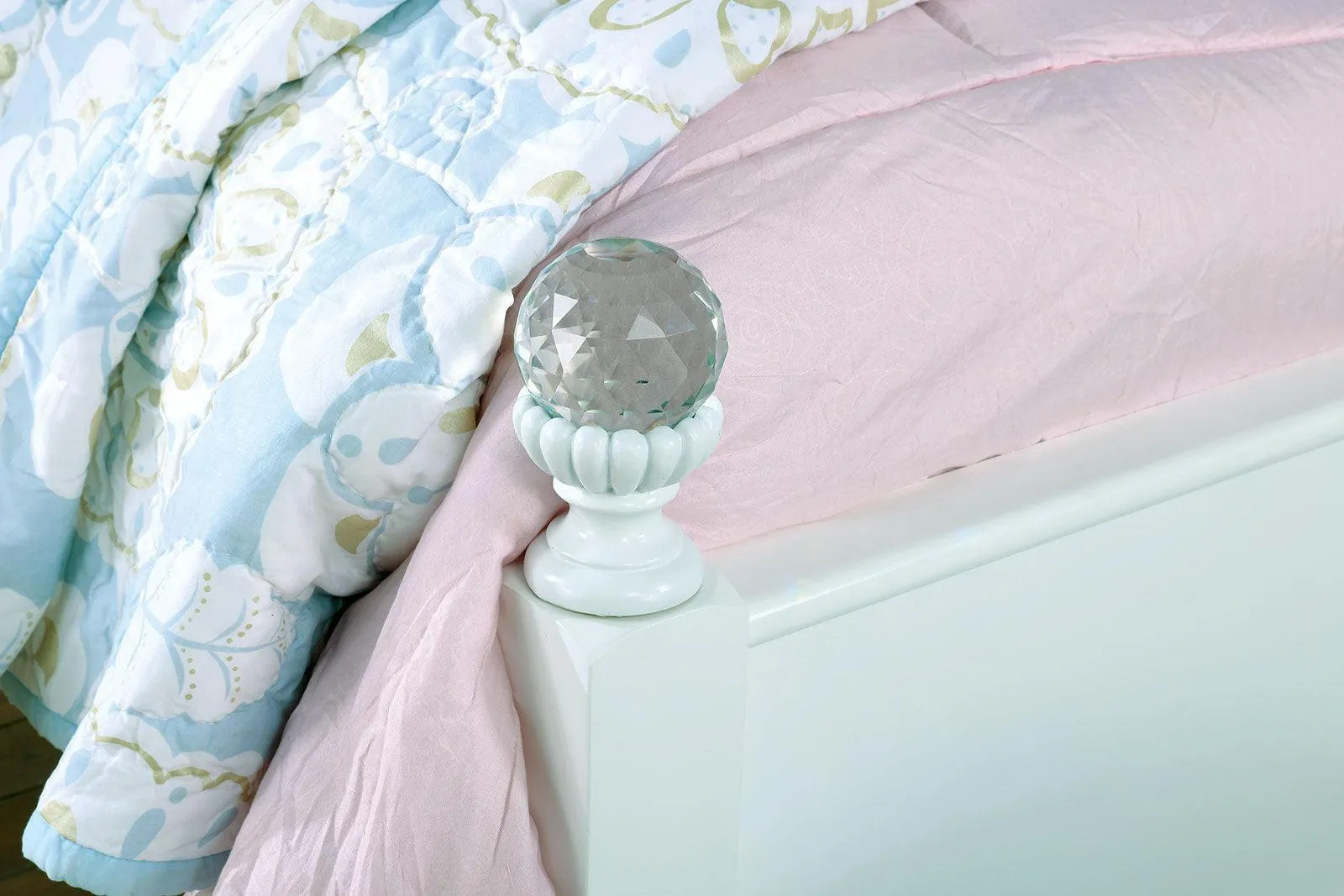 Belva White Full Bed - Image 5