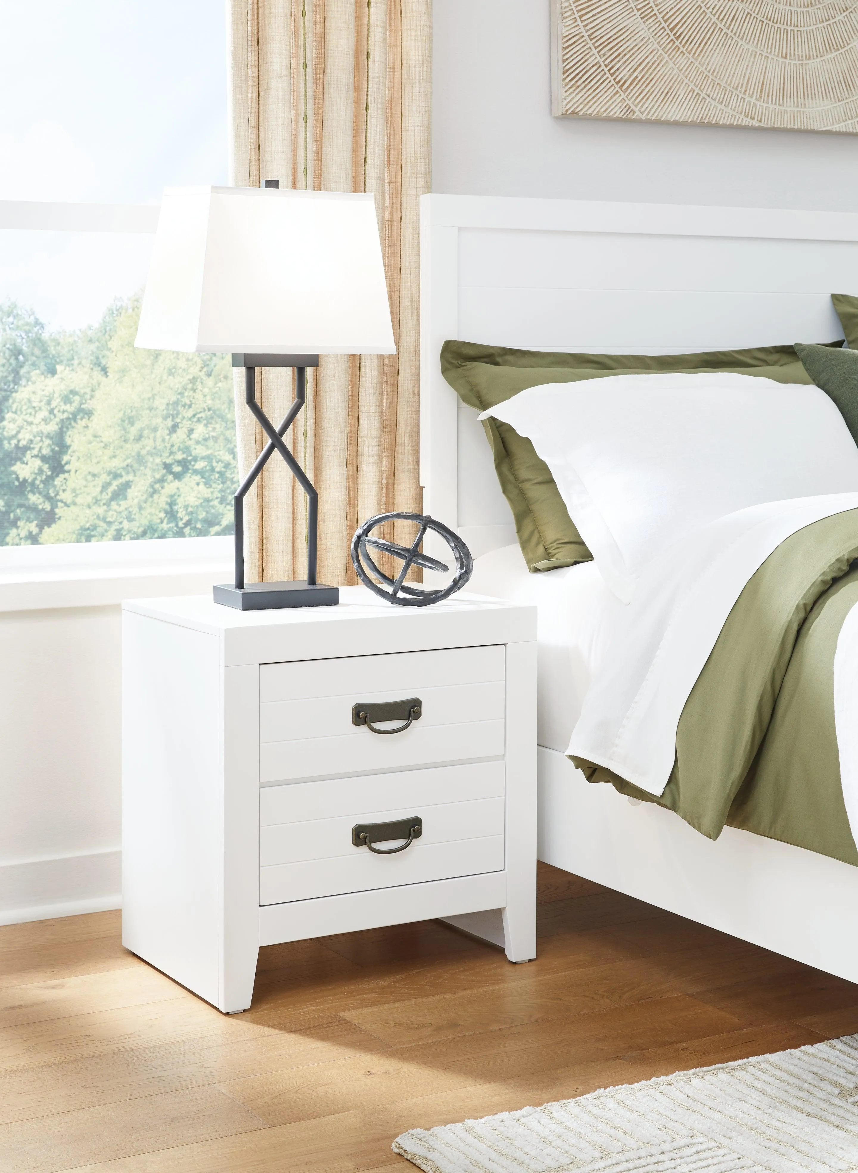 Binterglen White Nightstand - Image 10