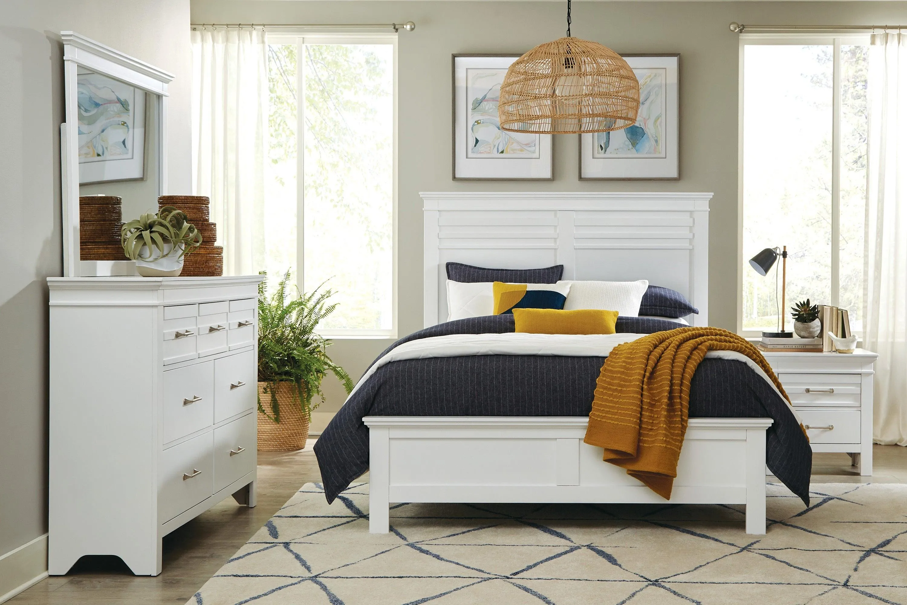 Blaire Farm White Chest - Image 2
