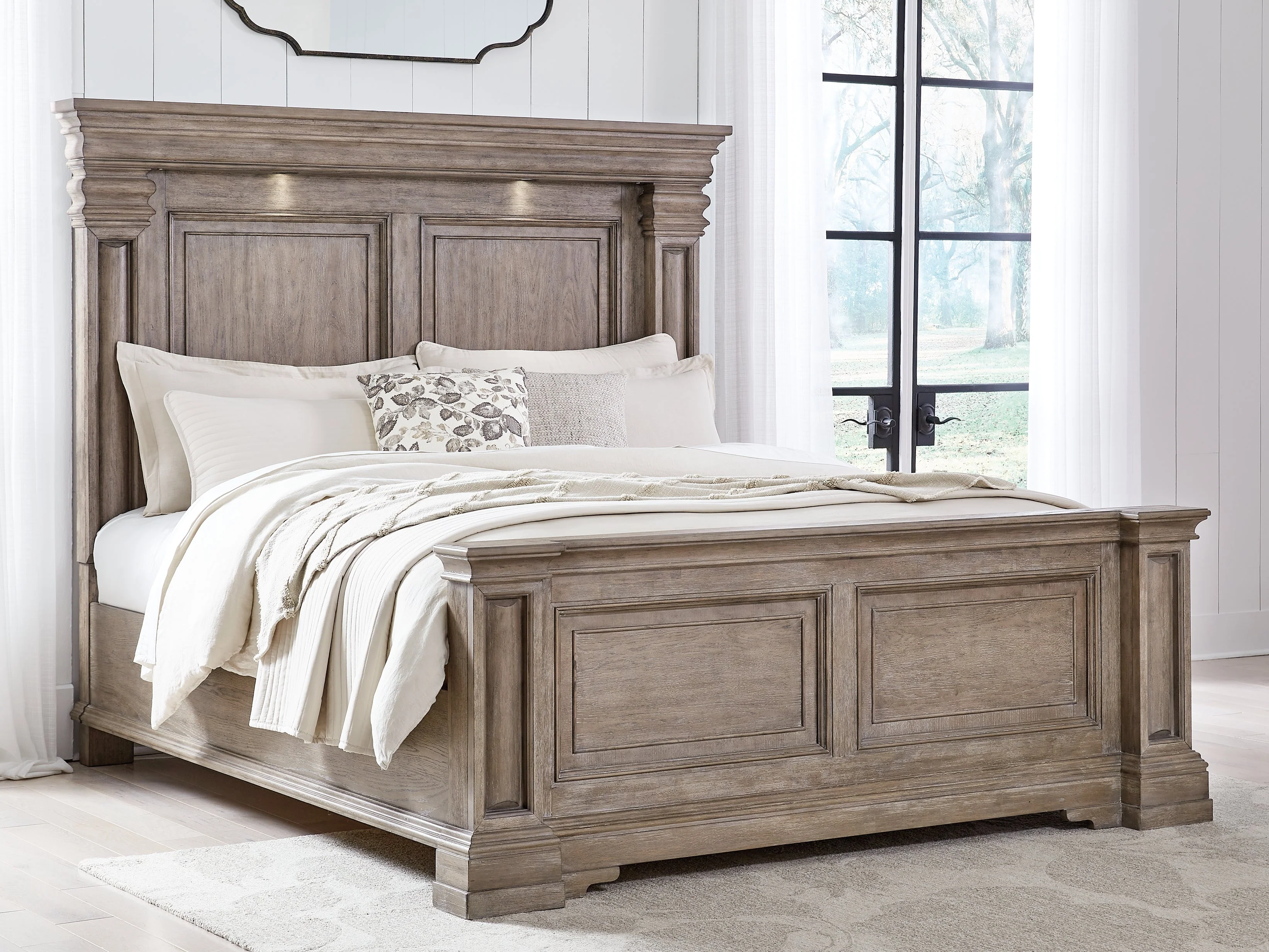 Blairhurst Light Grayish Brown Bedroom Set - Image 3