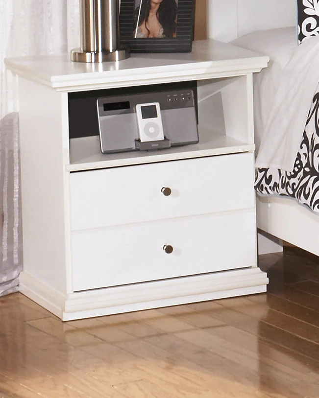 Bostwick Shoals King Panel Bed with Dresser and Nightstand in White - Image 14