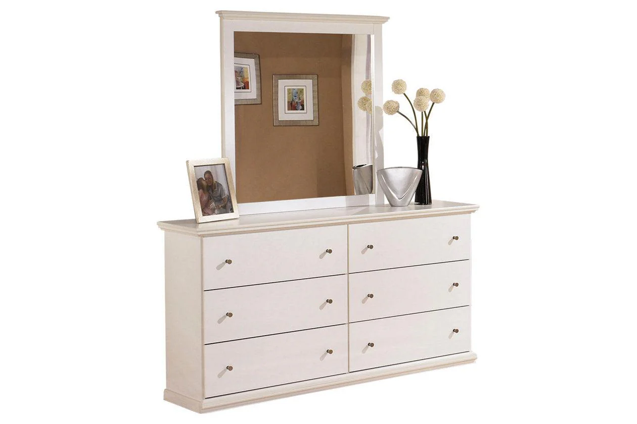 Bostwick Shoals White Dresser - Image 5