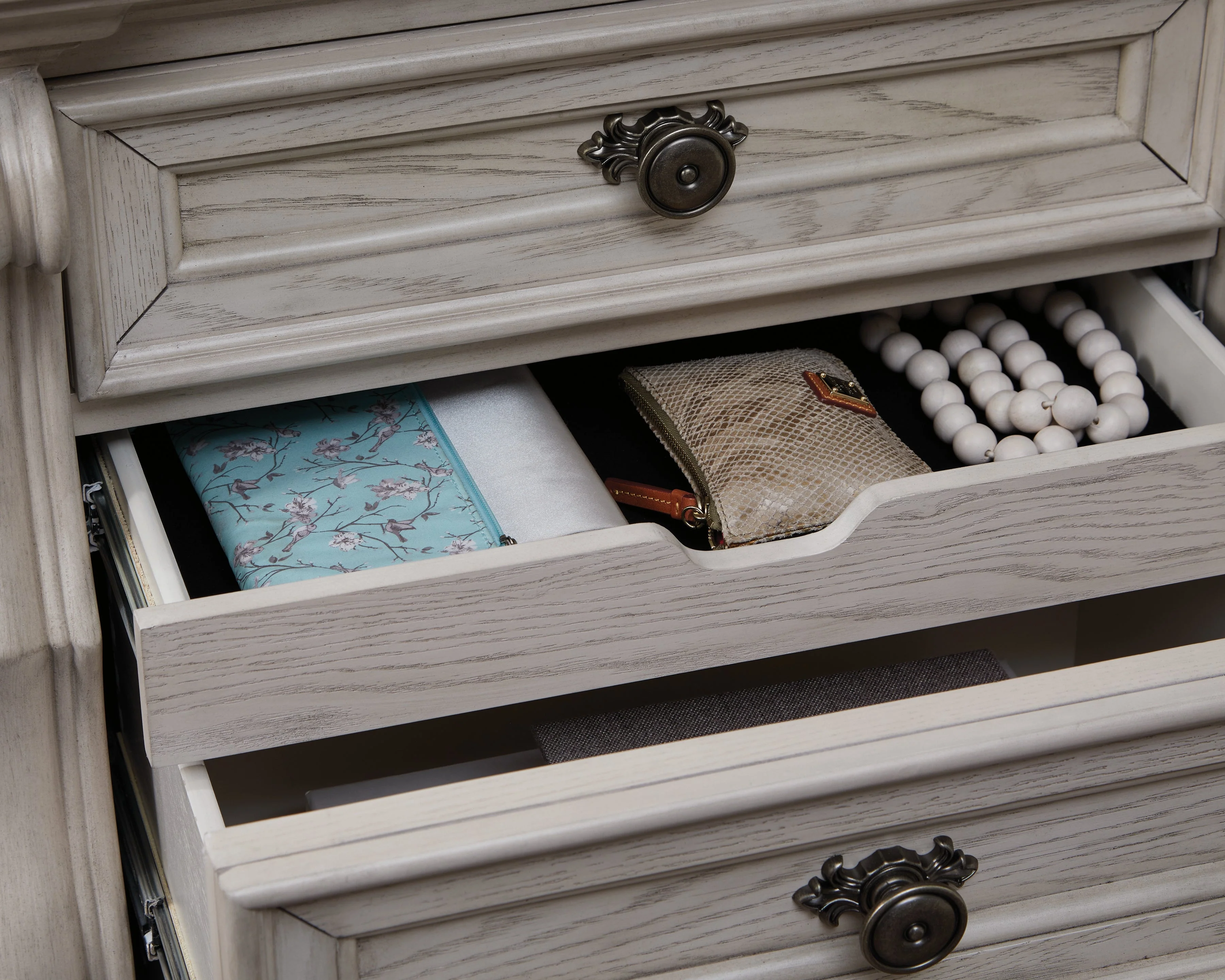 Bruchandi Antique White Nightstand - Image 7