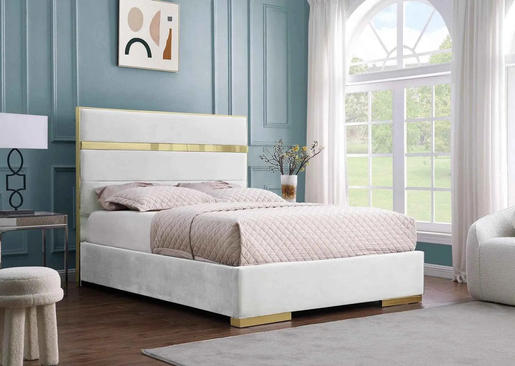 Cartier Ivory/Gold King Platform Bed - Image 3