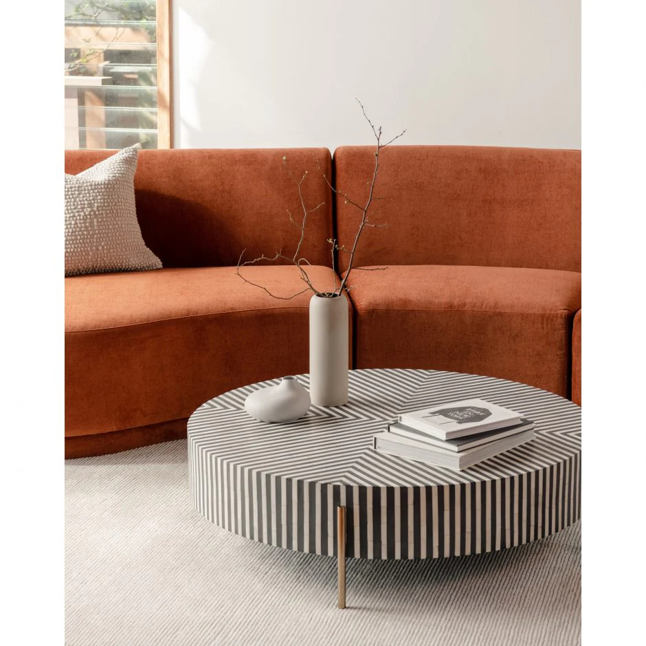 Chameau Medium Coffee Table Black and White - Image 4