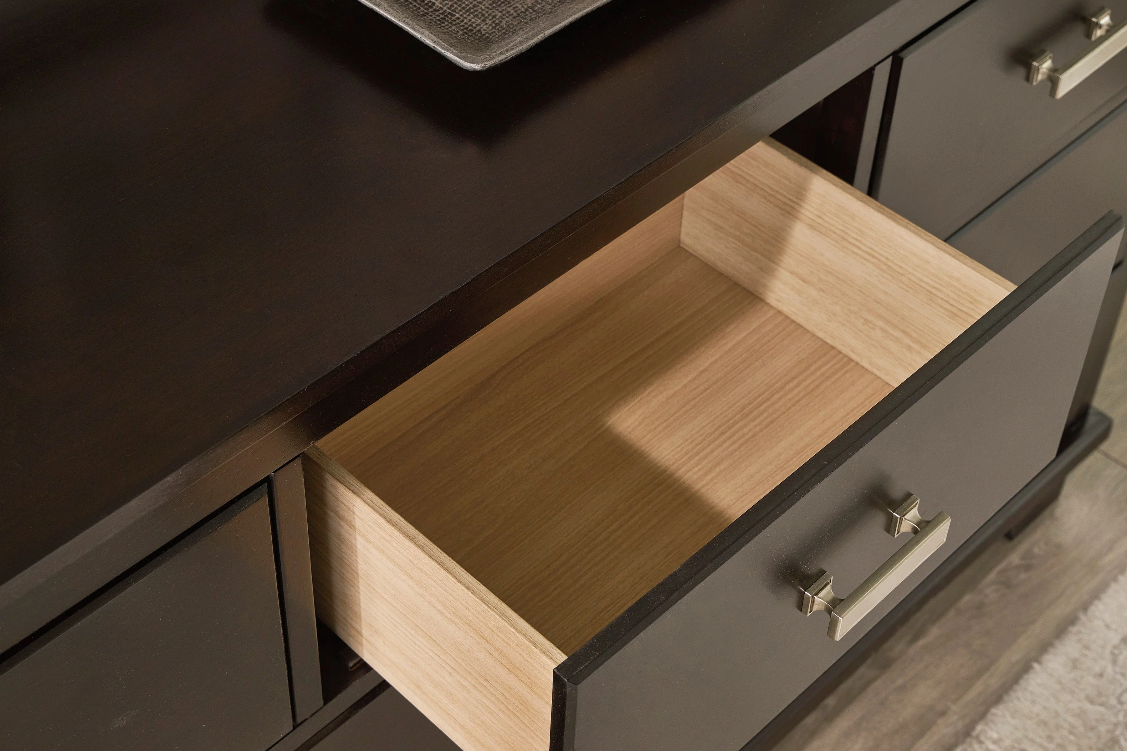 Covetown Dark Brown Panel Bedroom Set - Image 23