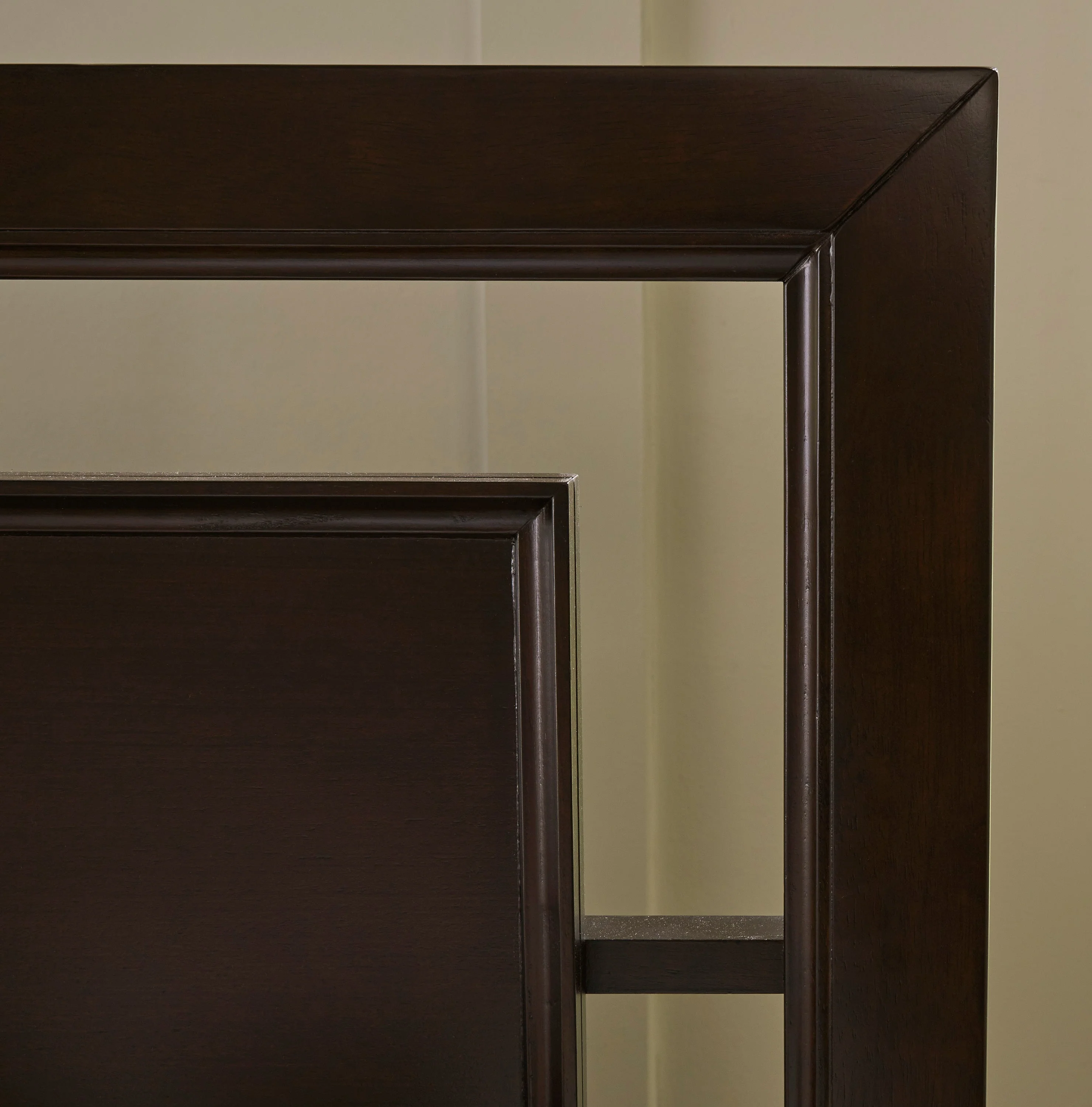 Covetown Dark Brown Panel Bedroom Set - Image 6