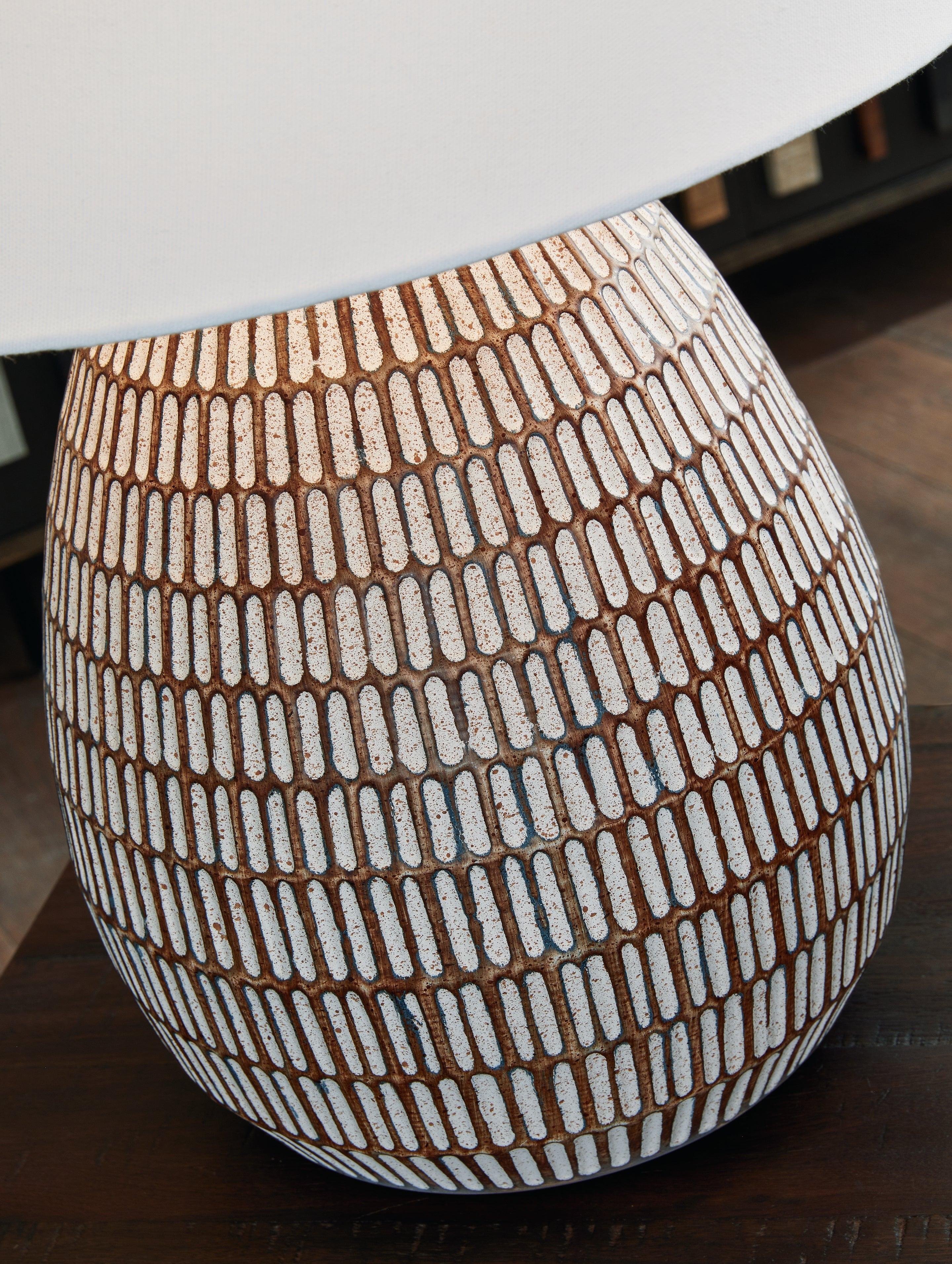 Darrich Beige/White Table Lamp - Image 3