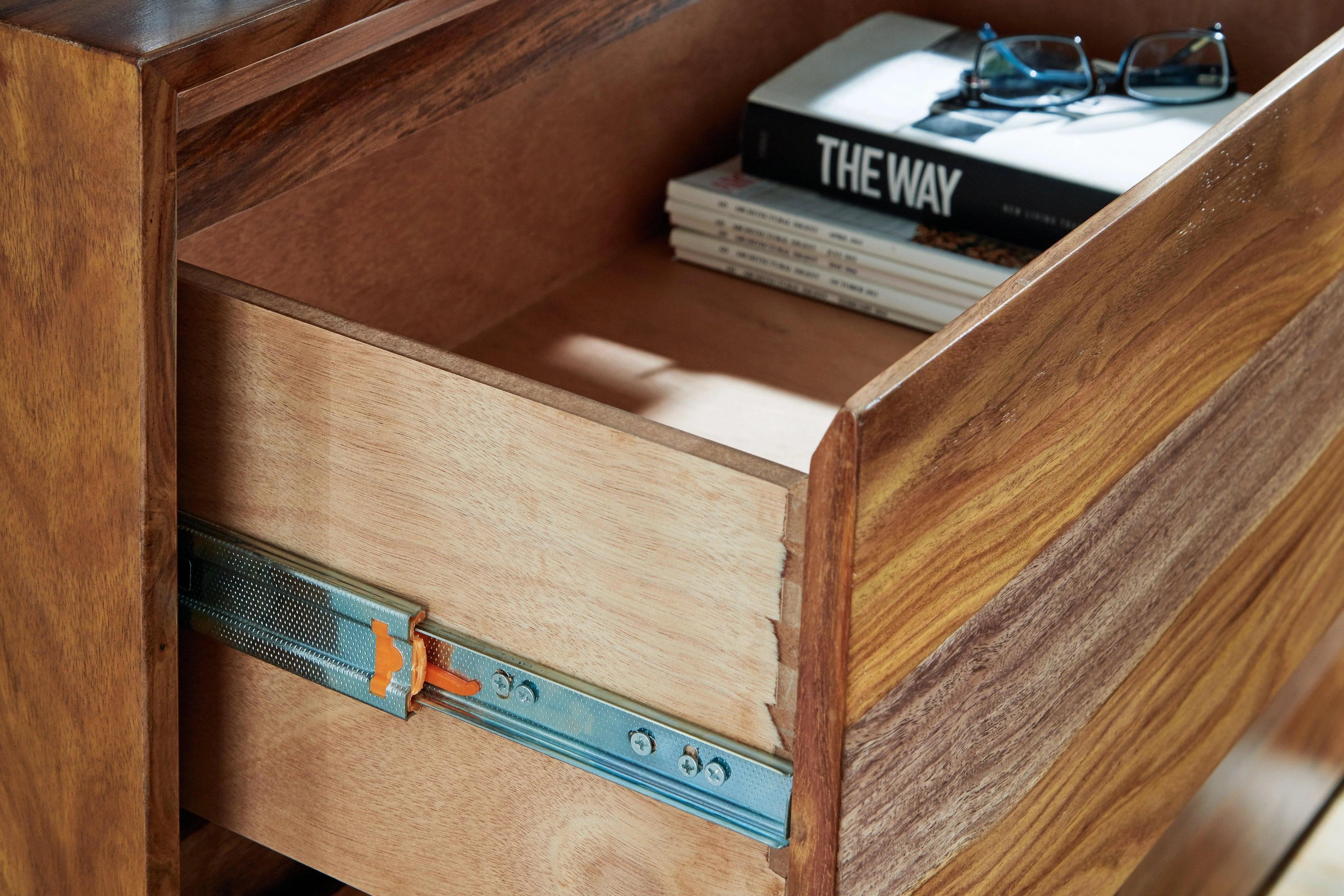 Dressonni Brown Dresser - Image 7