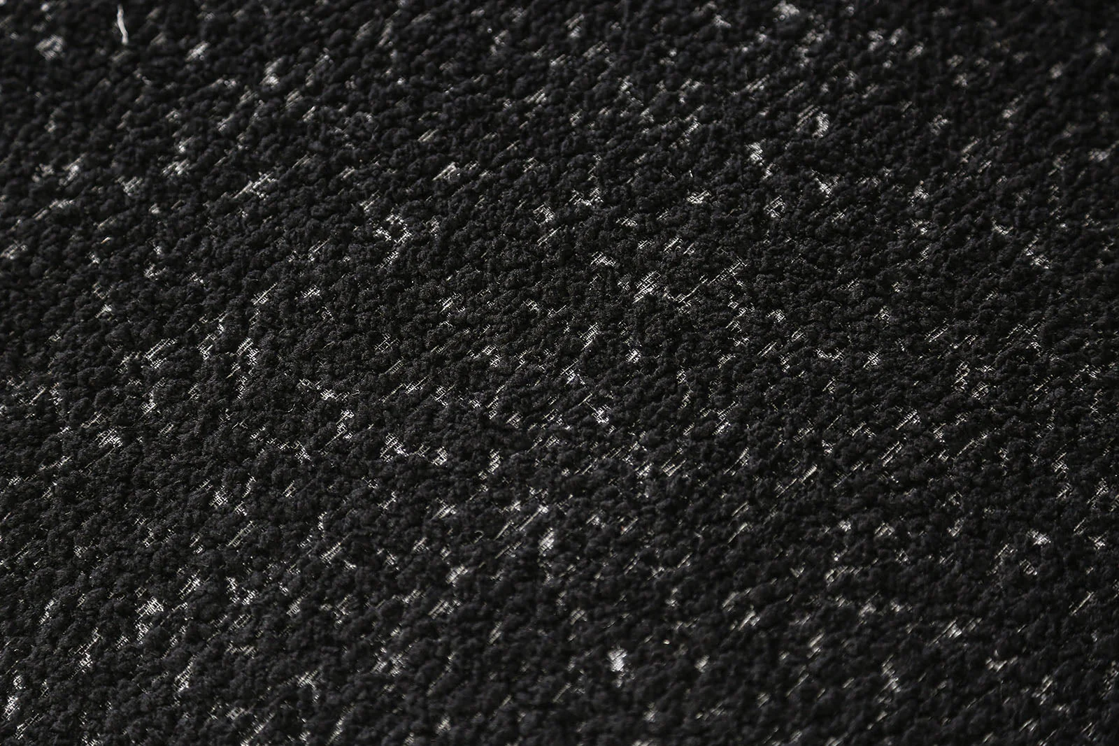 Elverum Black Loveseat - Image 3