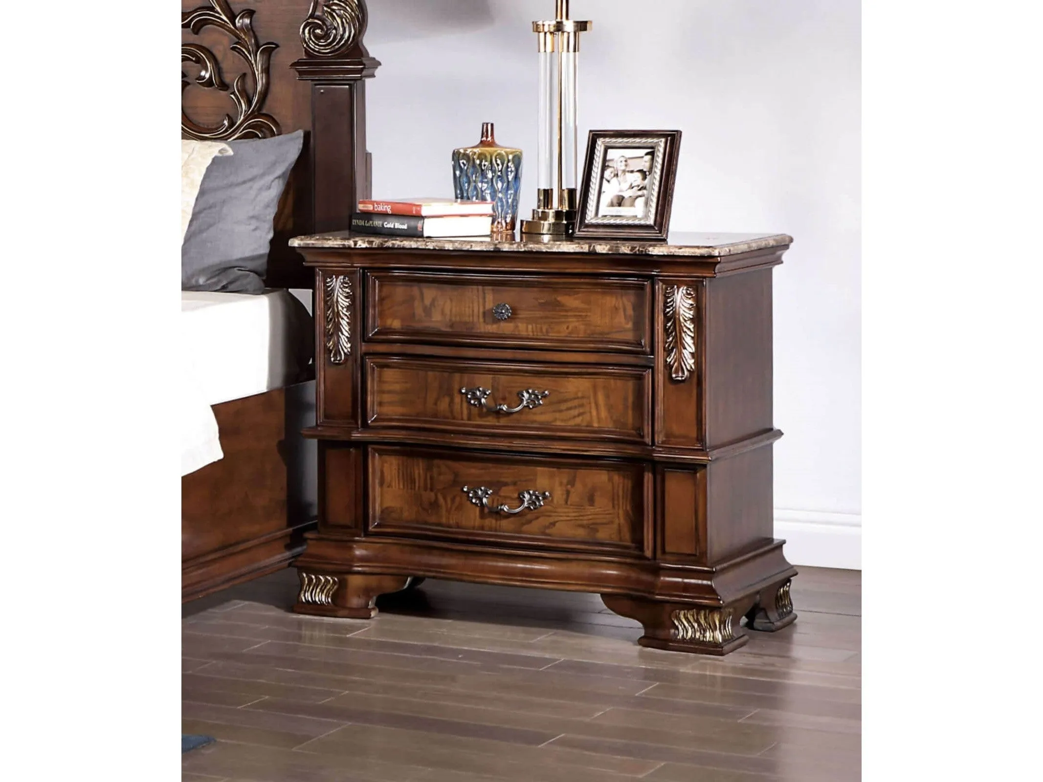 Esparanza Brown Cherry 4-Piece Queen Bedroom Set - Image 10