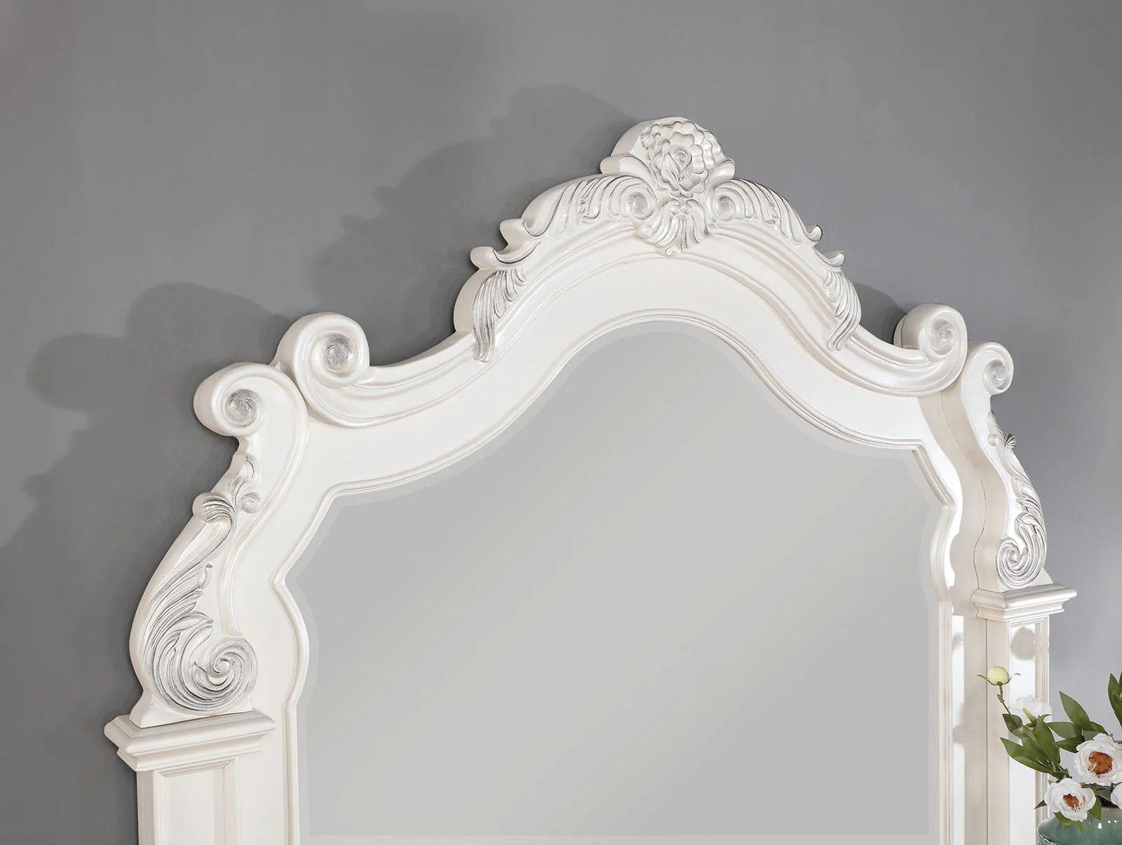 Esparanza Pearl White 4-Piece Queen Bedroom Set - Image 10