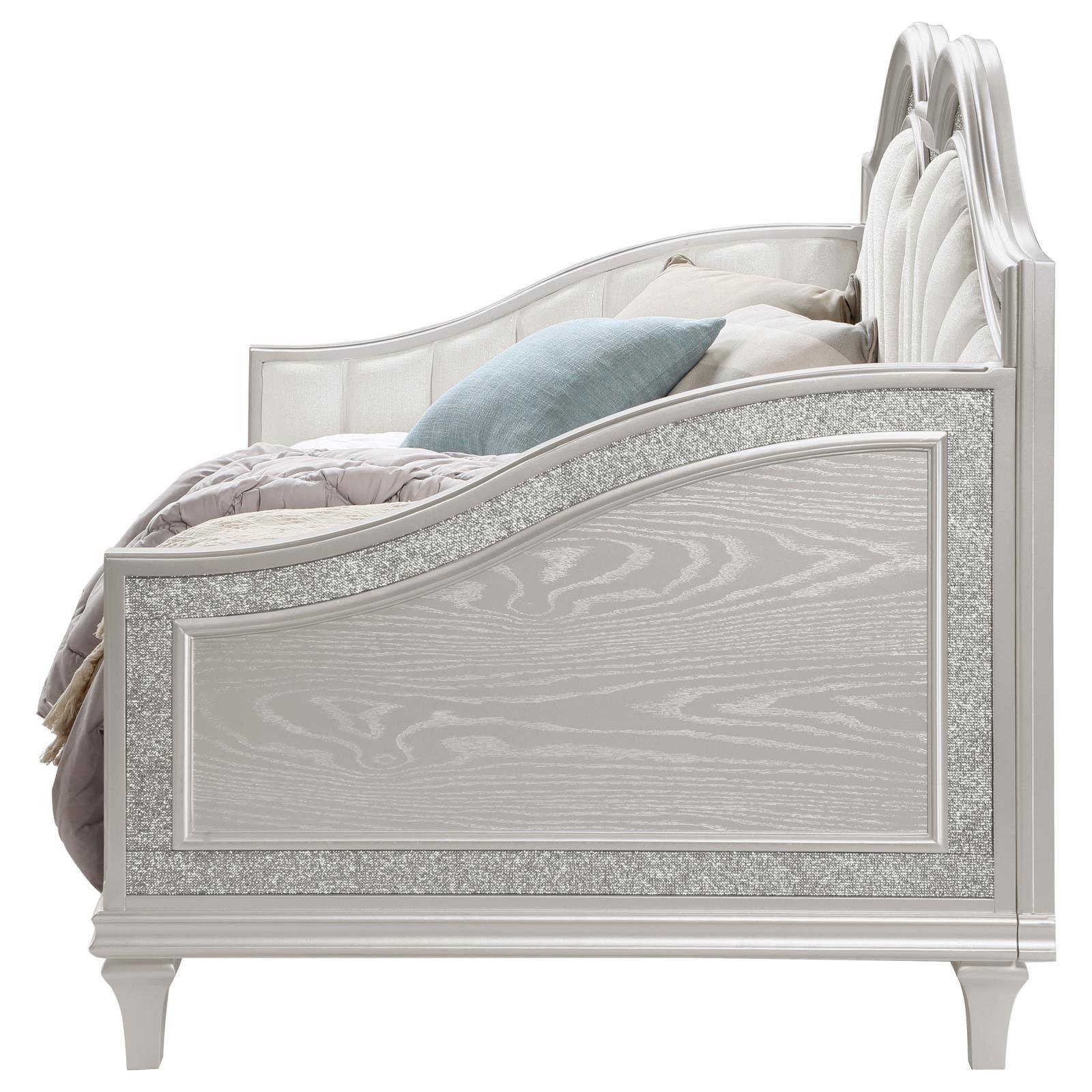 Evangeline Upholstered Twin Daybed with Faux Diamond Trim Silver and Ivory - Image 7