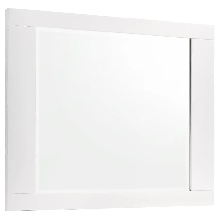 Felicity Glossy White 4-Piece Queen Bedroom Set with LED Light Headboard - Image 11