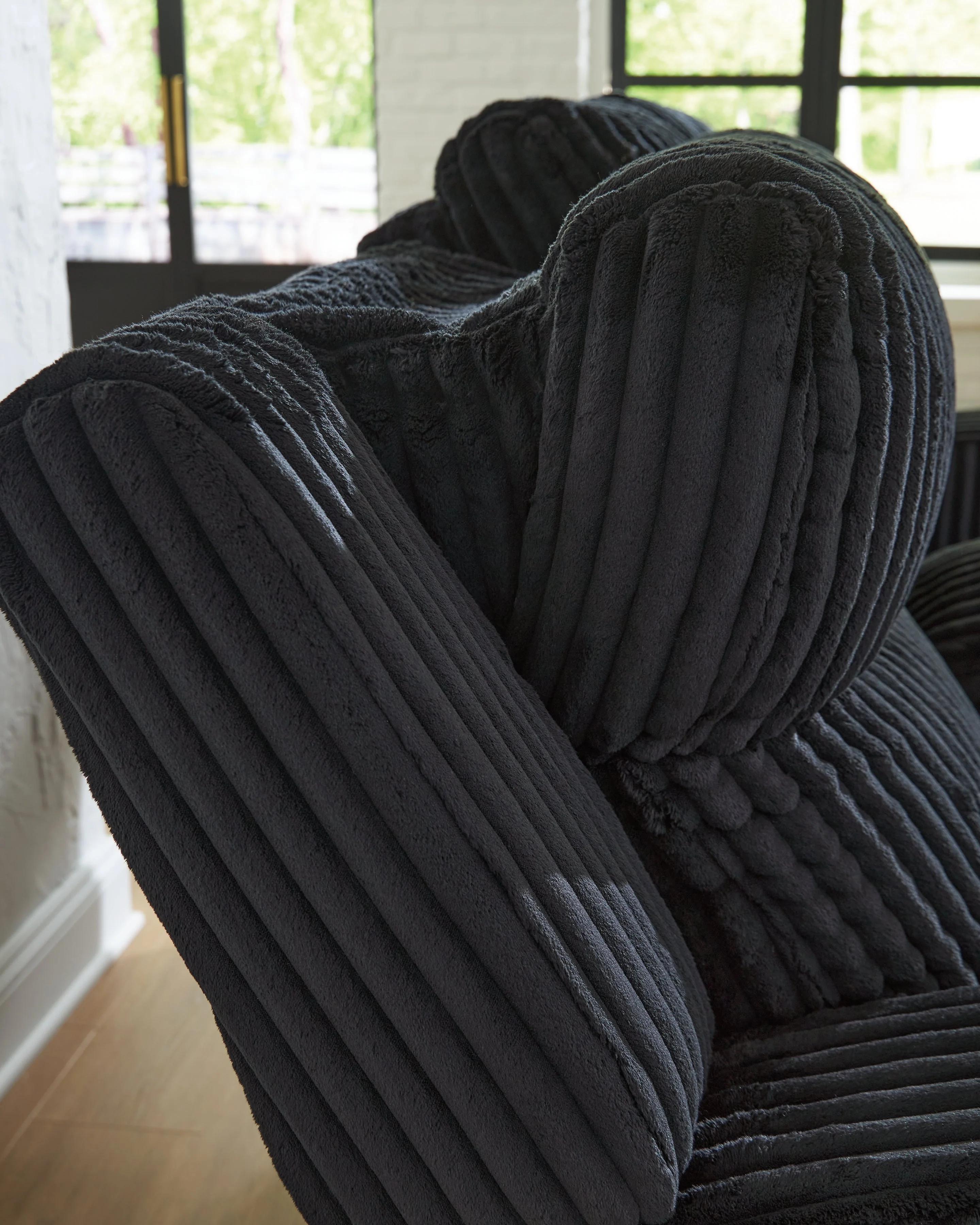 Forest Lake Black Power Reclining Sofa and Loveseat - Image 5