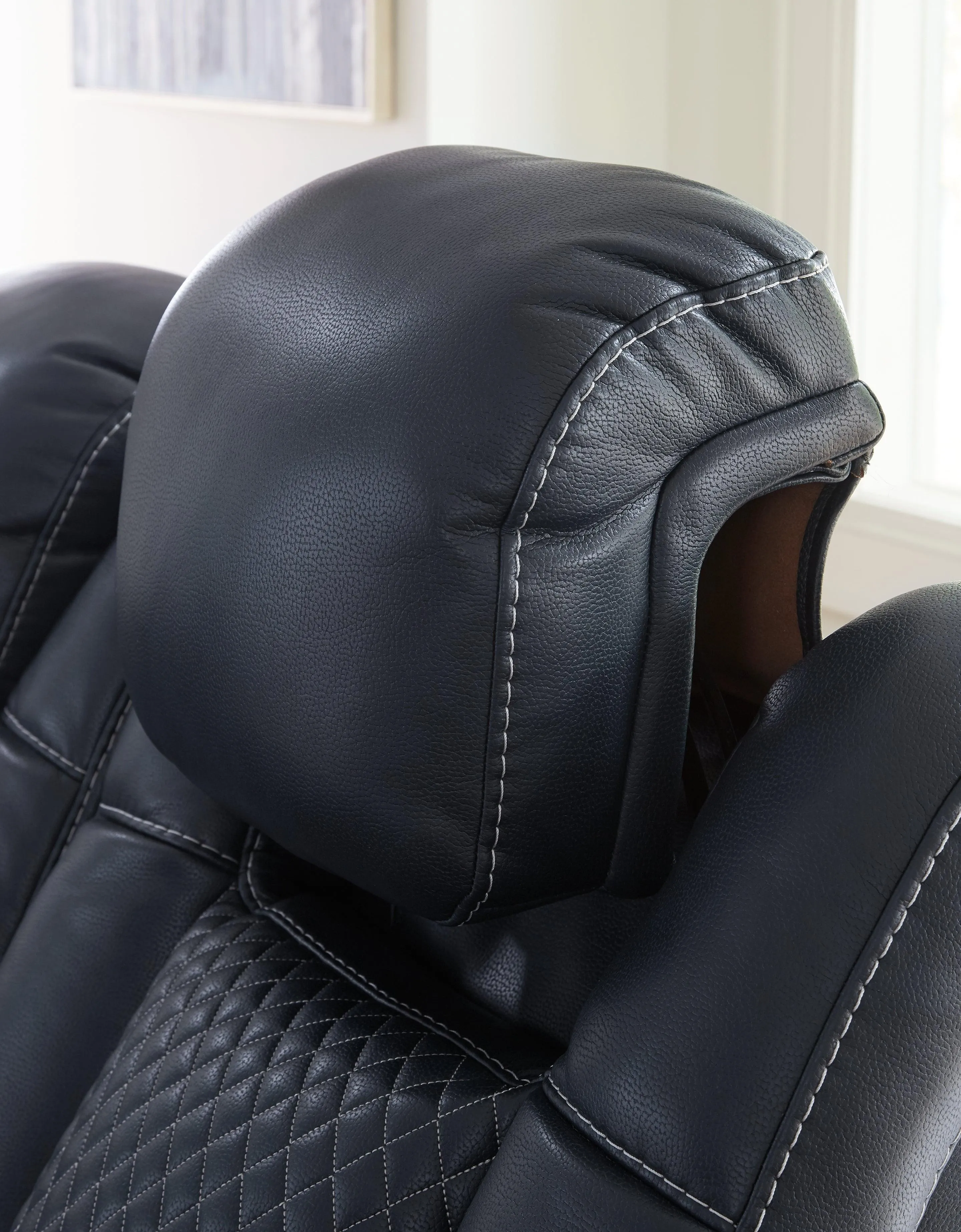 Fyne-Dyme Sapphire  Dual Power Recliner - Image 8