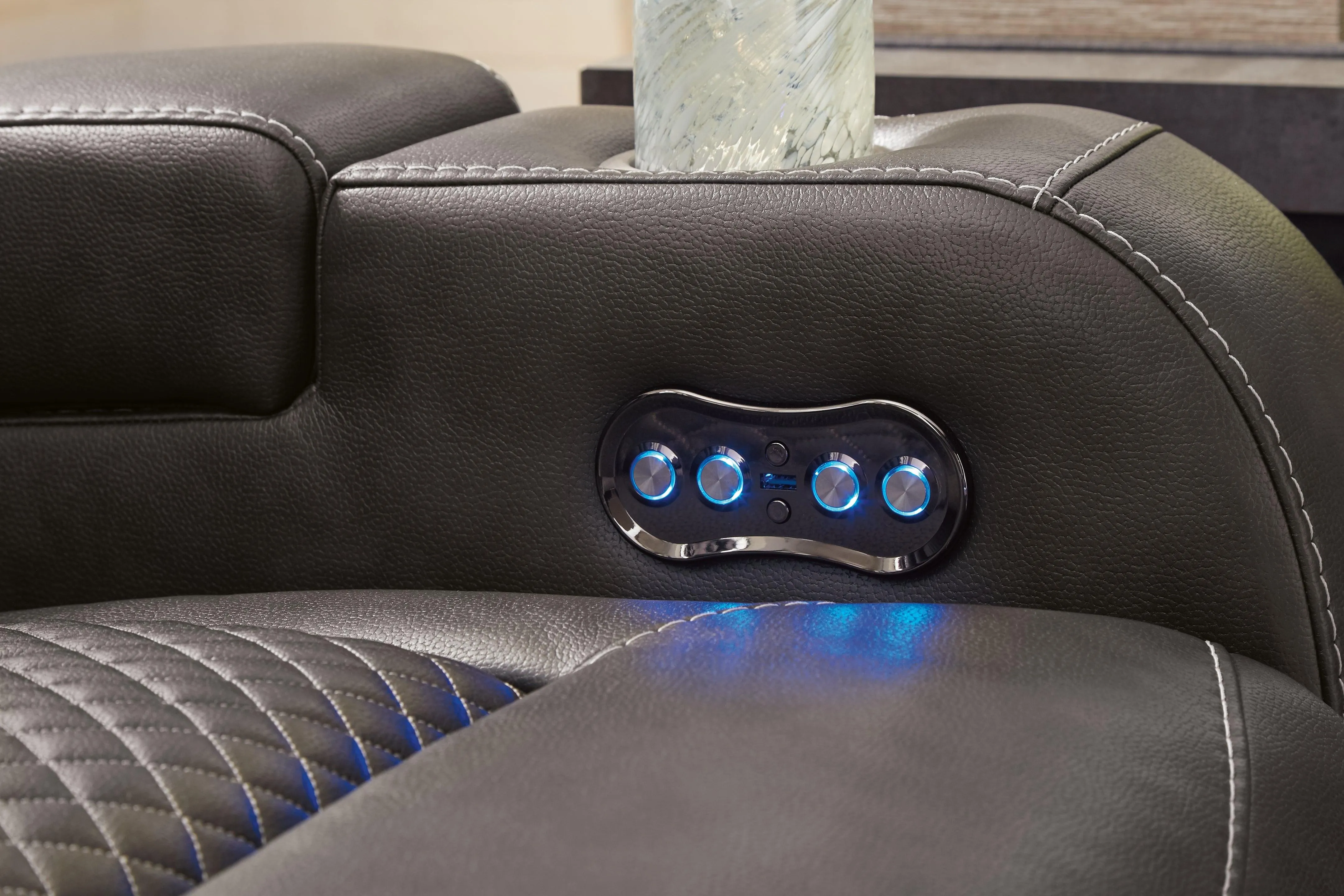 Fyne-Dyme Shadow Dual Power Reclining Loveseat with Audio Console - Image 12