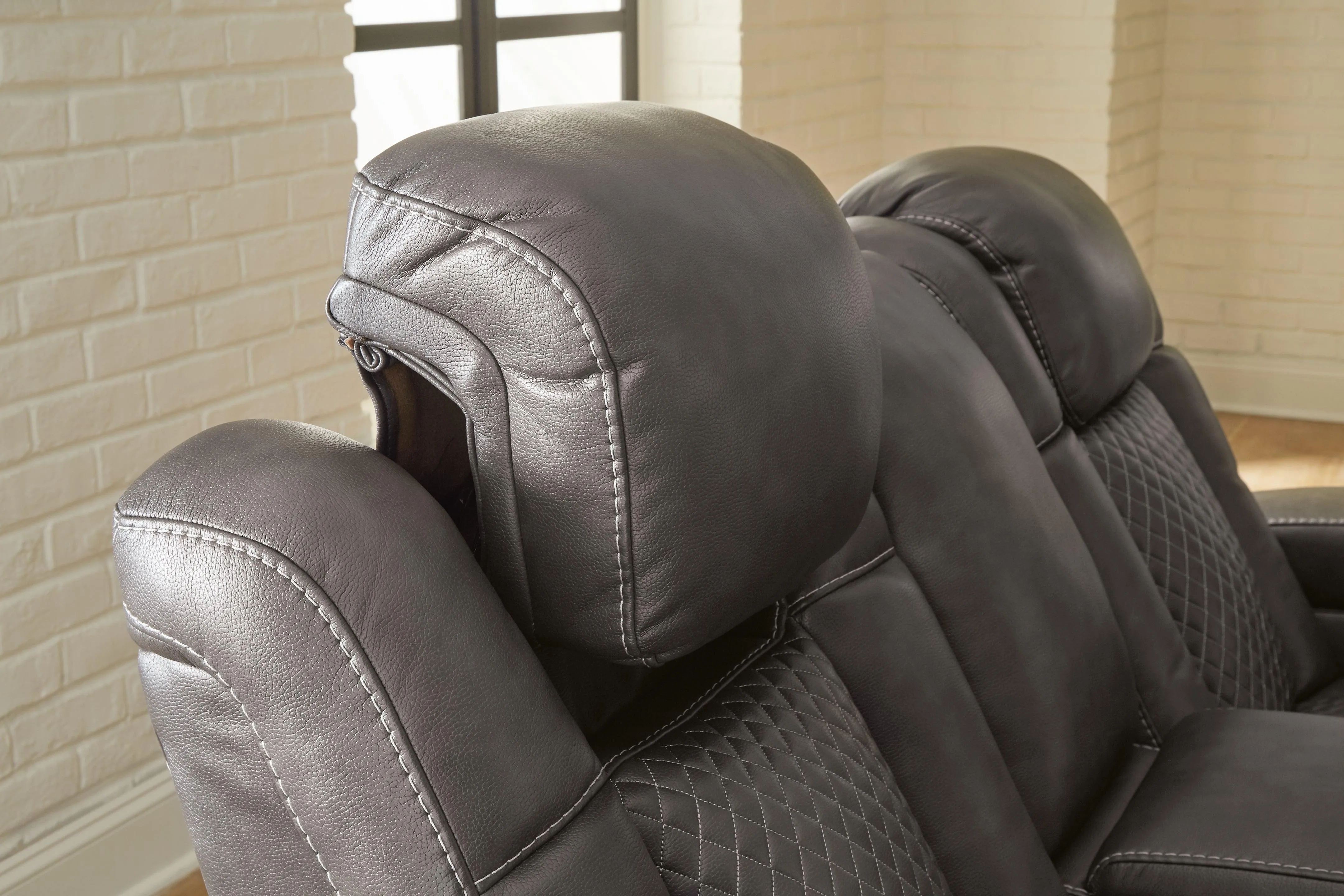 Fyne-Dyme Shadow Dual Power Reclining Loveseat with Audio Console - Image 9