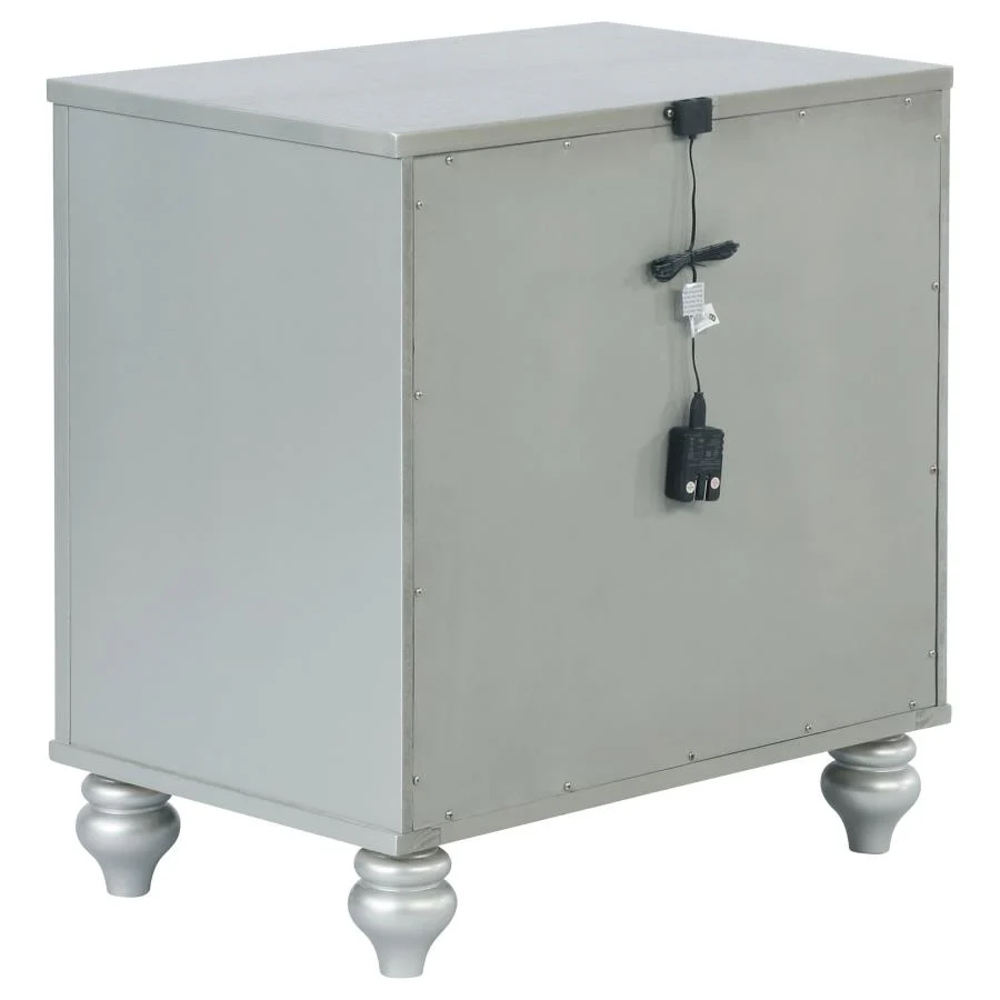 Gunnison Silver Metallic 5-Piece California King Bedroom Set with LED Lighting - Image 6