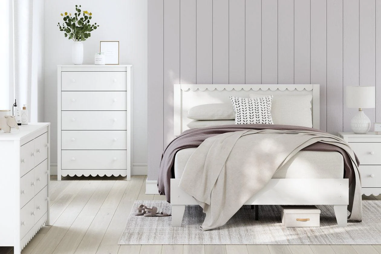 Hallityn White Full Panel Platform Bed - Image 9