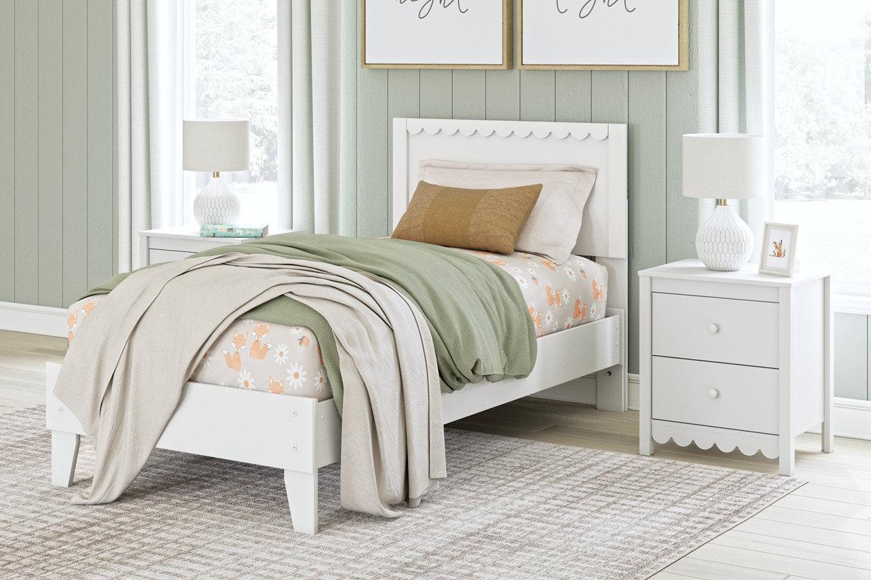 Hallityn White Twin Panel Platform Bed - Image 2