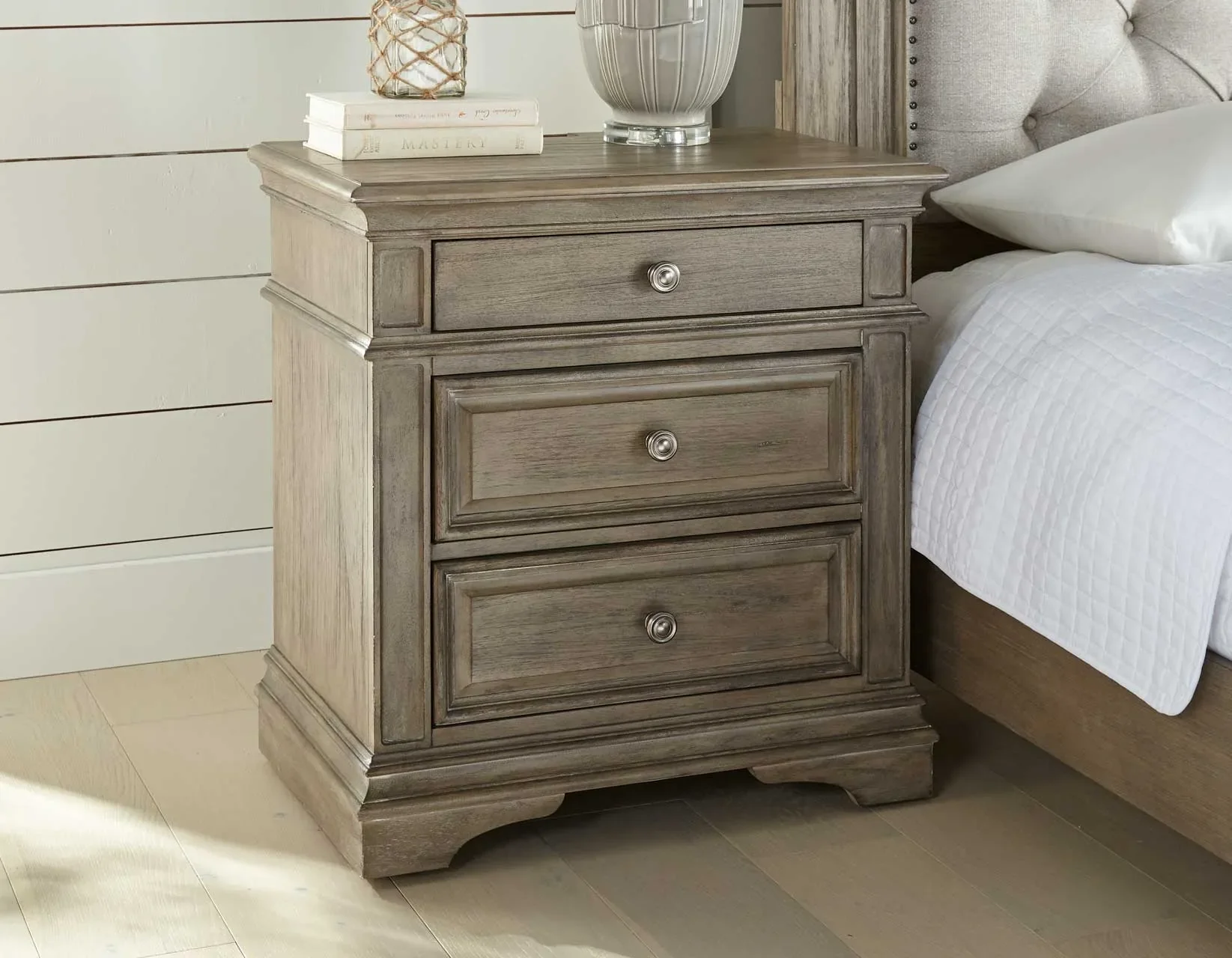 Highland Park Driftwood Bedroom Set - Image 7