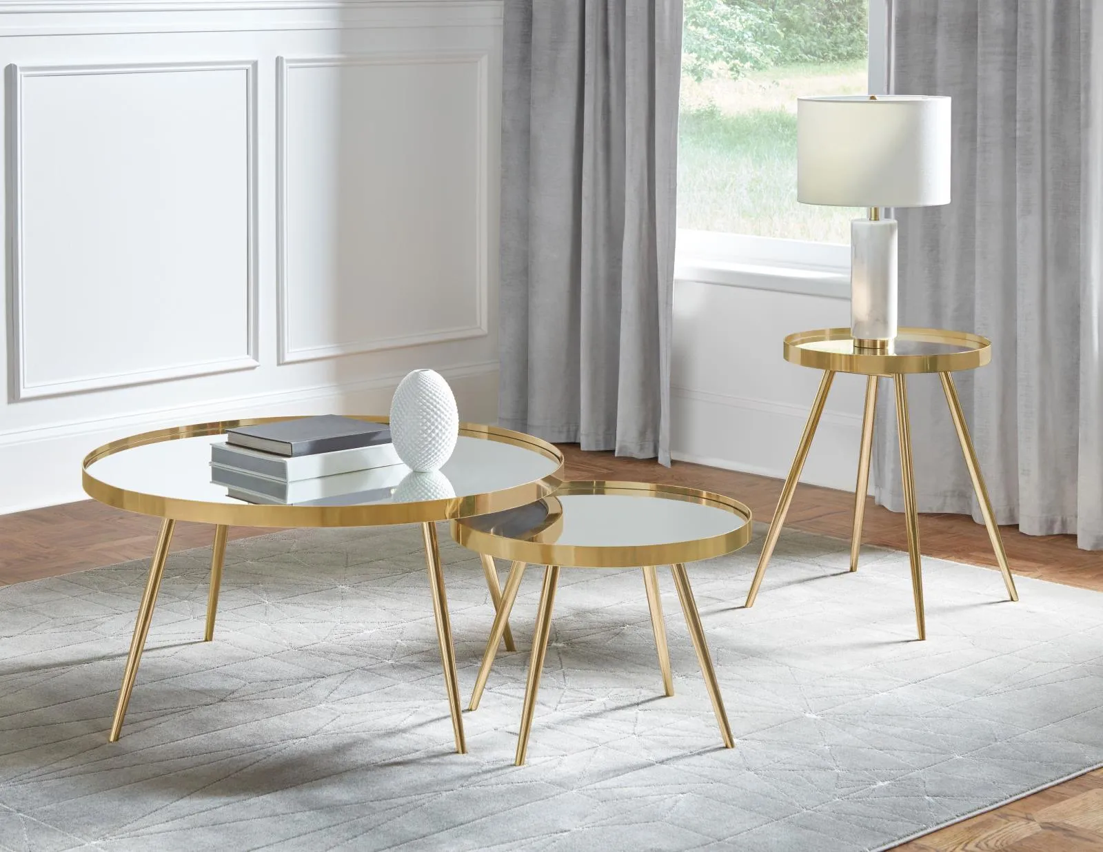 Kaelyn Gold Round Mirror Top End Table - Image 4