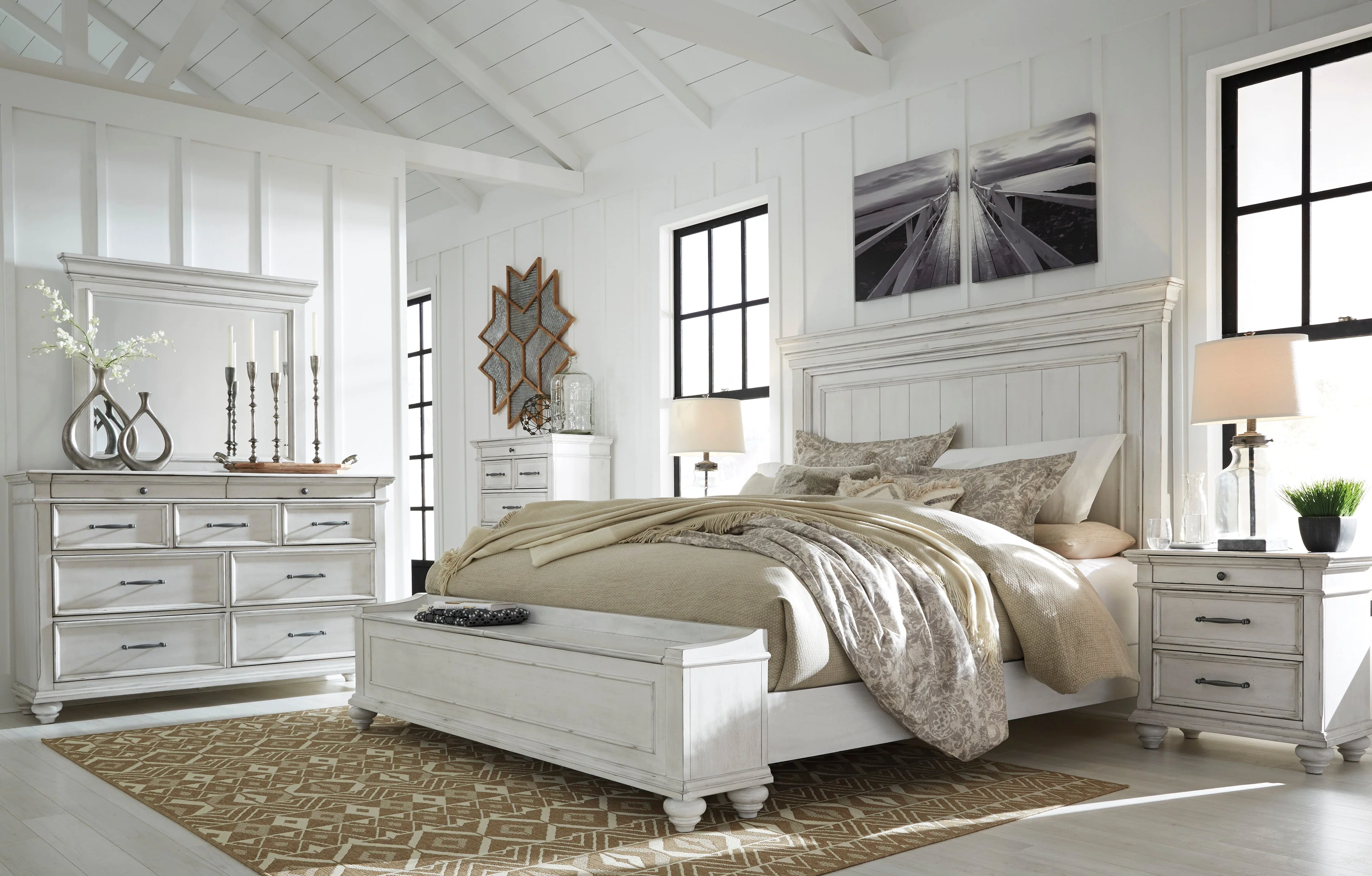 Kanwyn Whitewash Storage Panel Bedroom Set