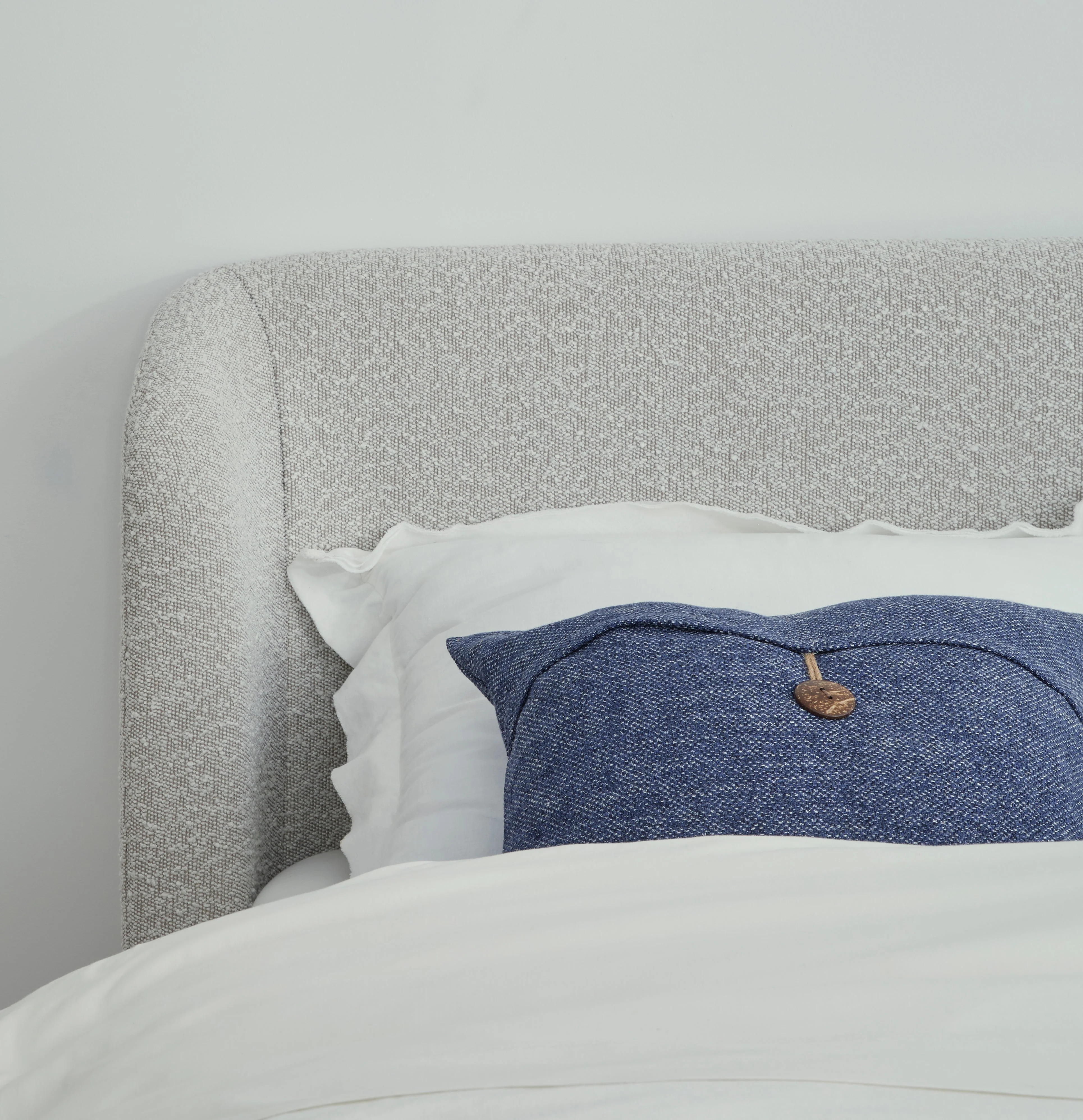 Kiki Upholstered California King Platform Bed in Cotton Ball Boucle - Image 4