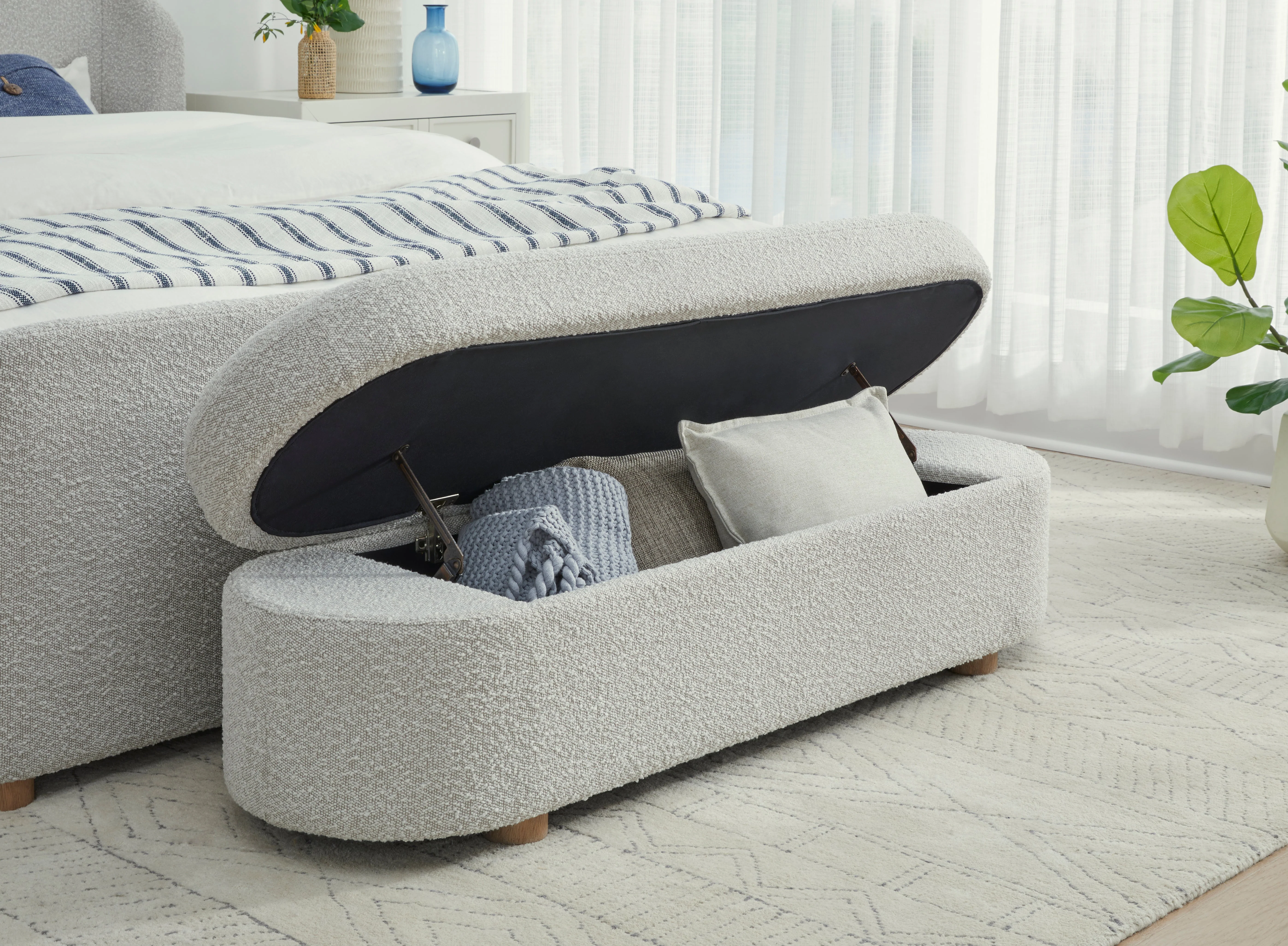Kiki Upholstered Hinged Storage Bench in Cotton Ball Boucle - Image 2