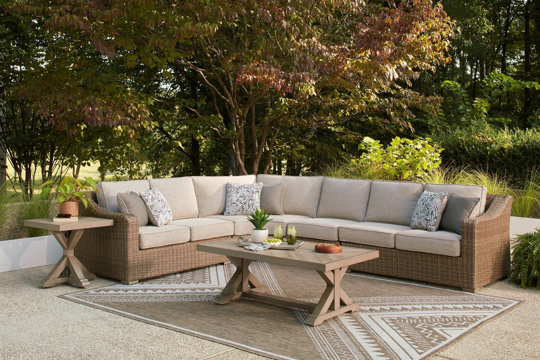 Laguna Heights 4-Piece Outdoor Sectional - Image 2