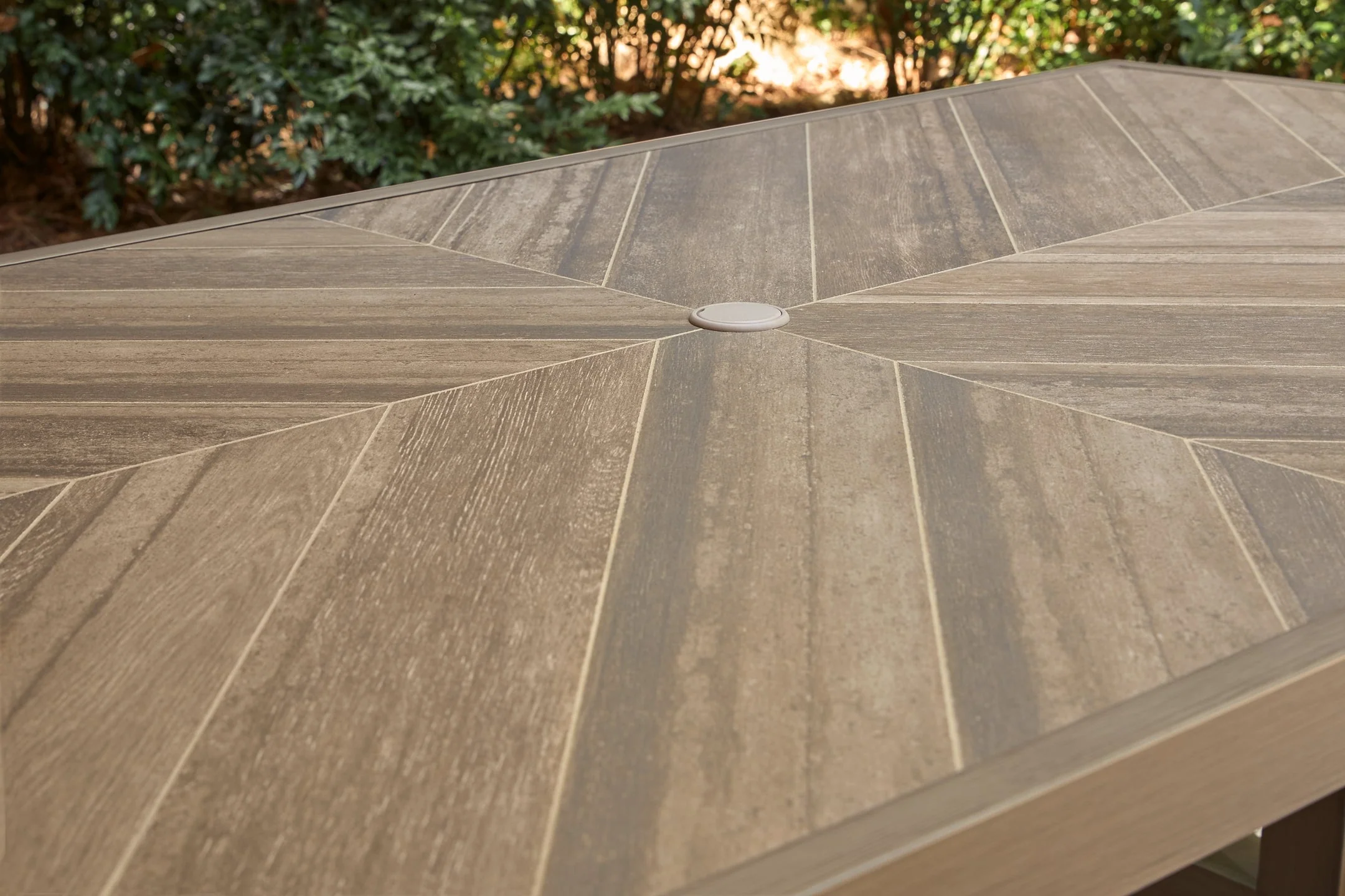 Laguna Heights RECT Dining Table w/UMB OPT - Image 5