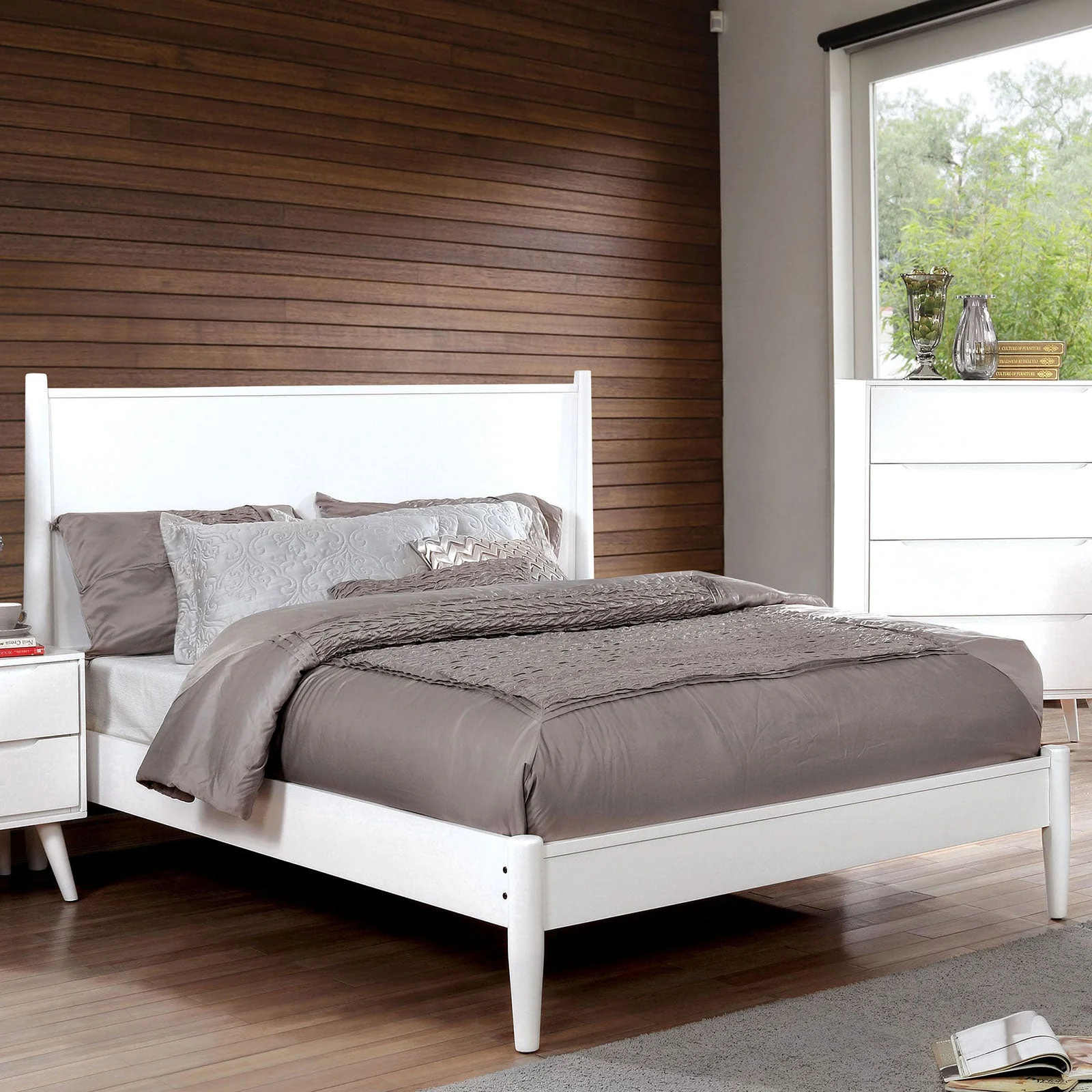 Lennart White Full Bed