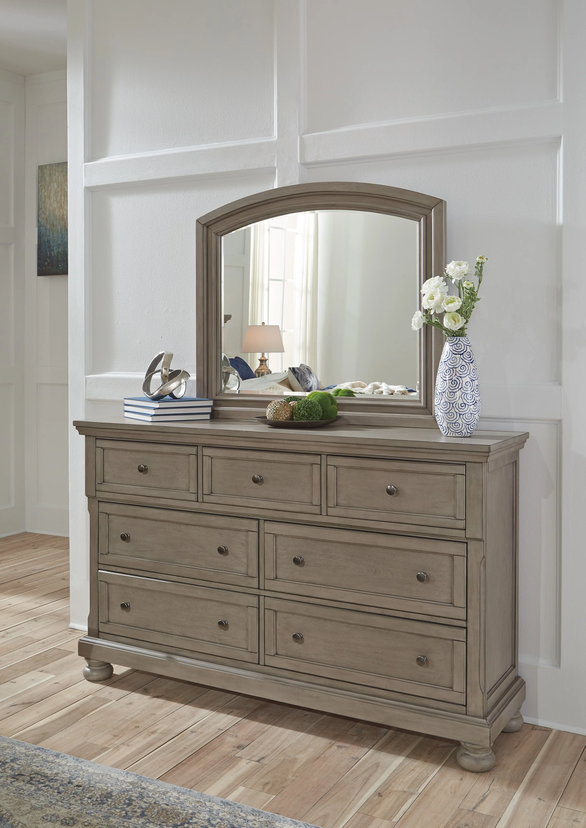 Lettner Light Gray Panel Bedroom Set - Image 4
