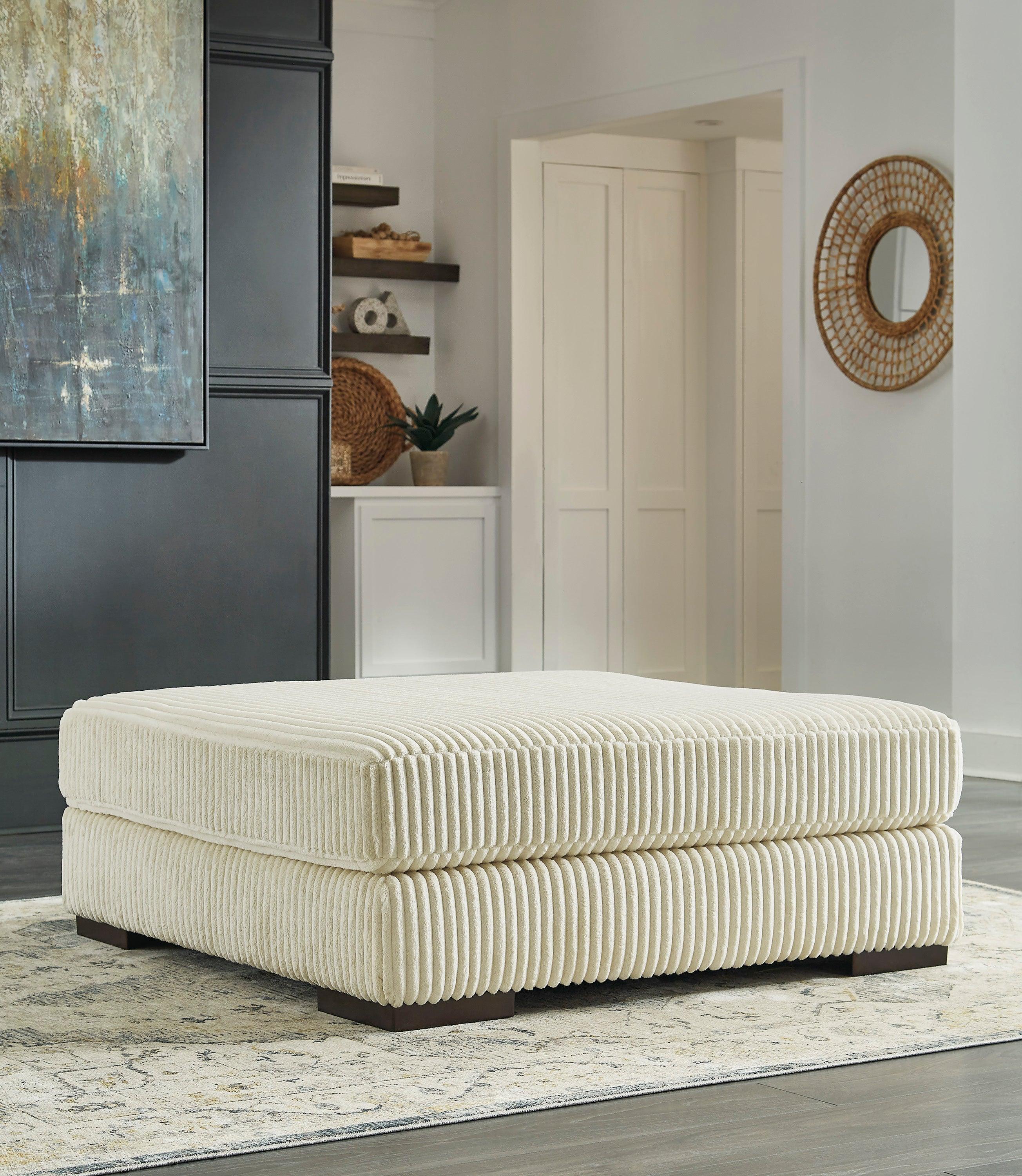 Lindyn Ivory 5-Piece Right Arm Facing Modular Chaise Sectional - Image 5