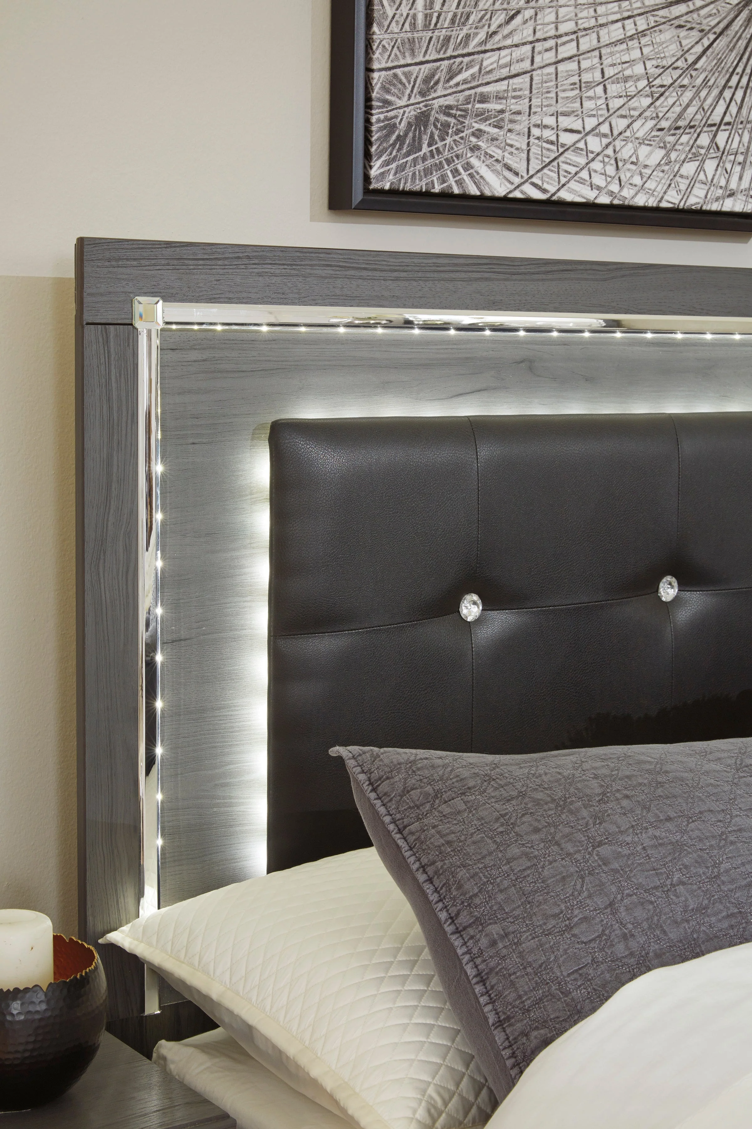 Lodanna Gray LED Upholstered Panel Bedroom Set - Image 8