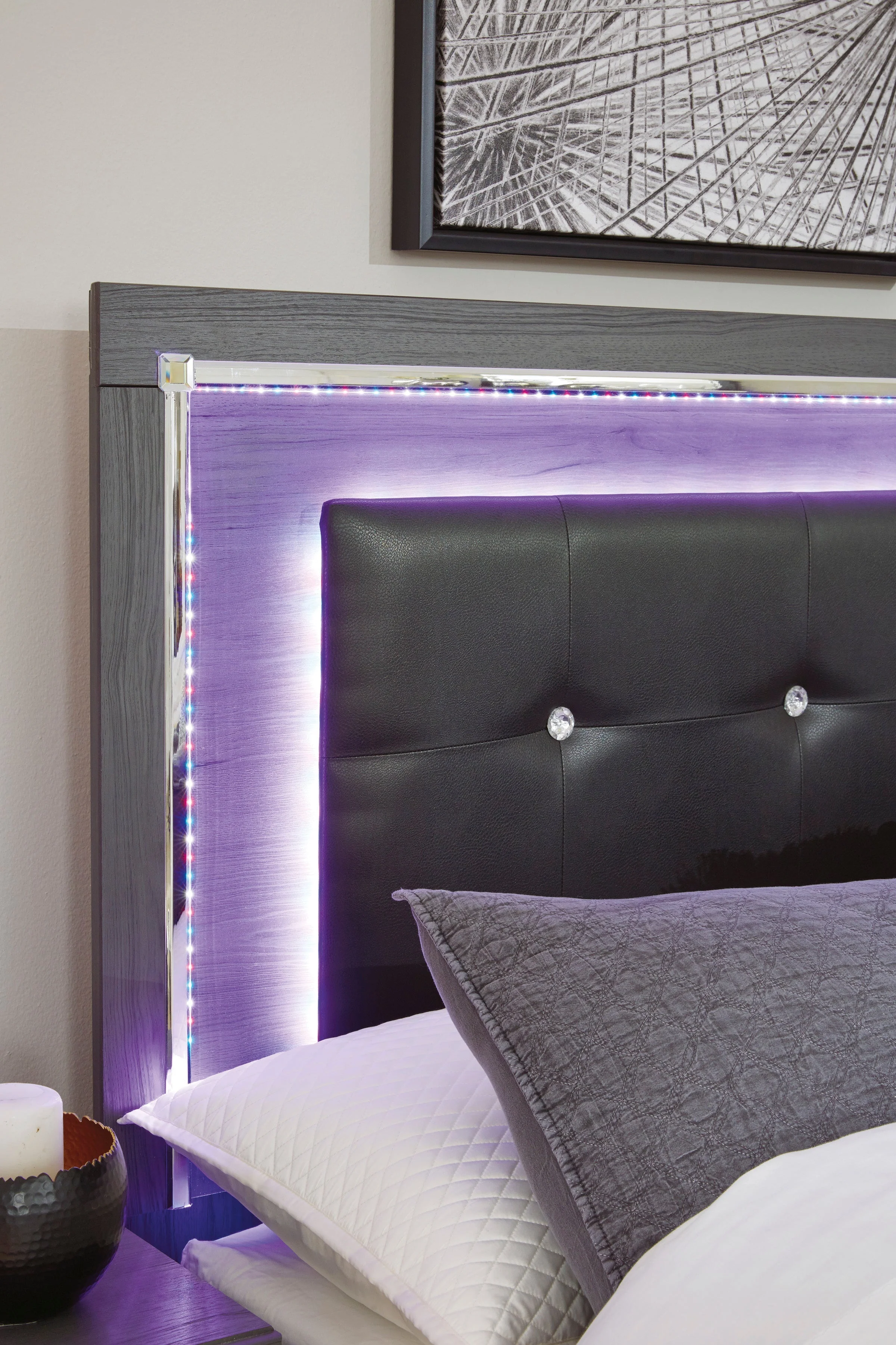 Lodanna Gray LED Upholstered Panel Bedroom Set - Image 9