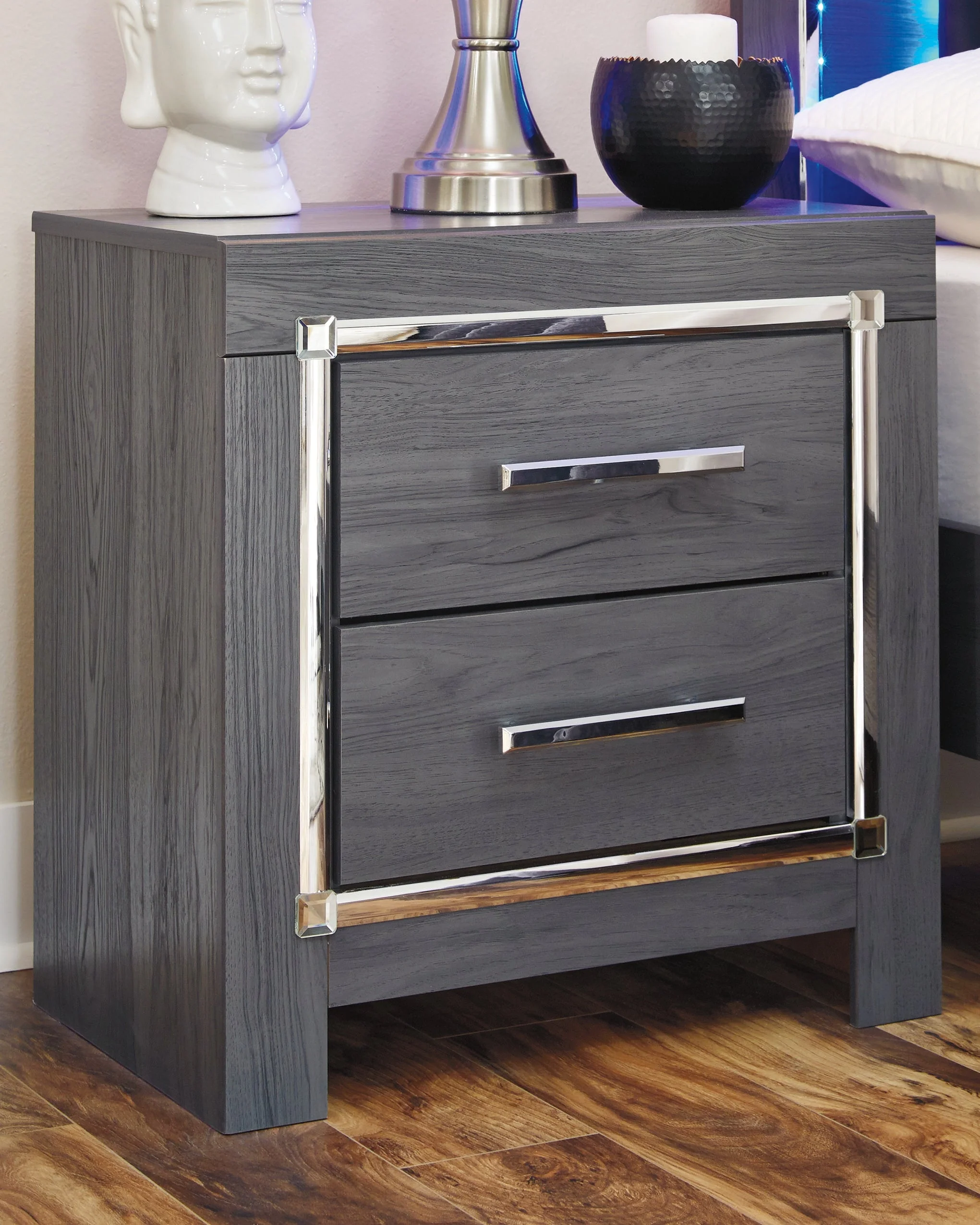 Lodanna Gray LED Upholstered Storage Panel Bedroom Set - Image 34